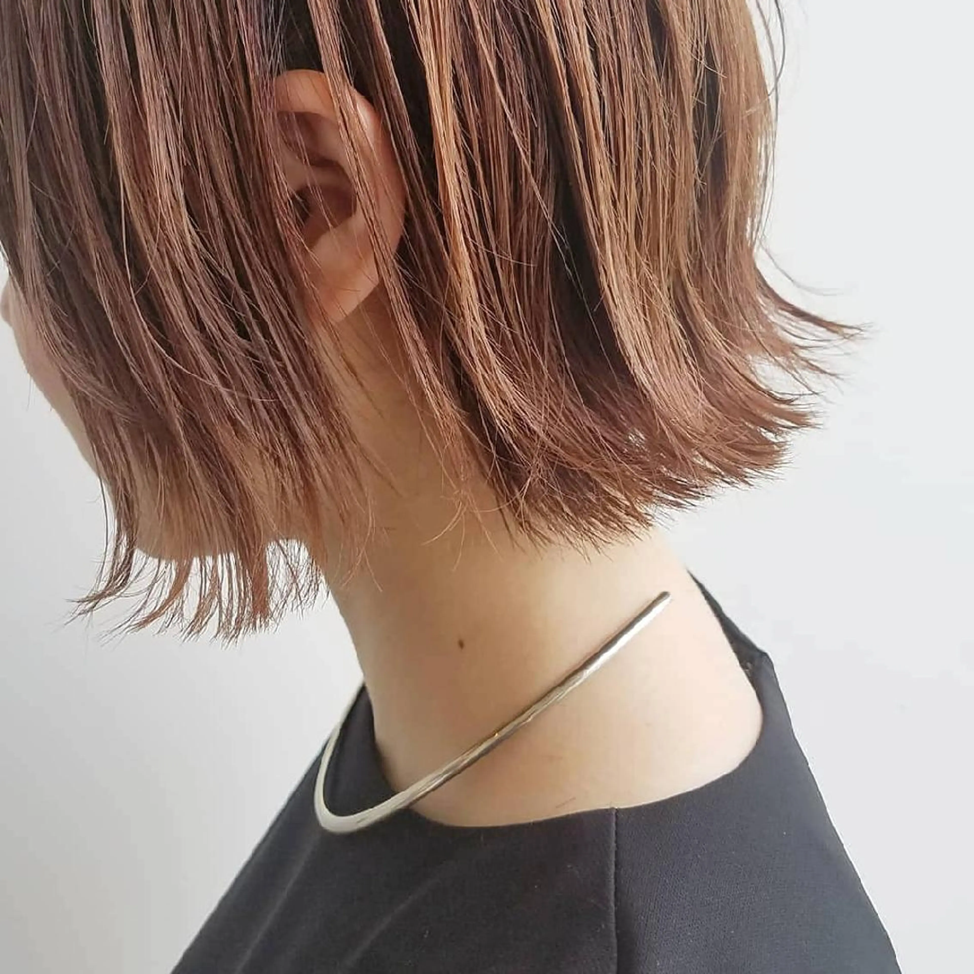 ショート カラー 似合わせカット iplus まつげ、眉毛、耳つぼのマツエク・マツパデザイン