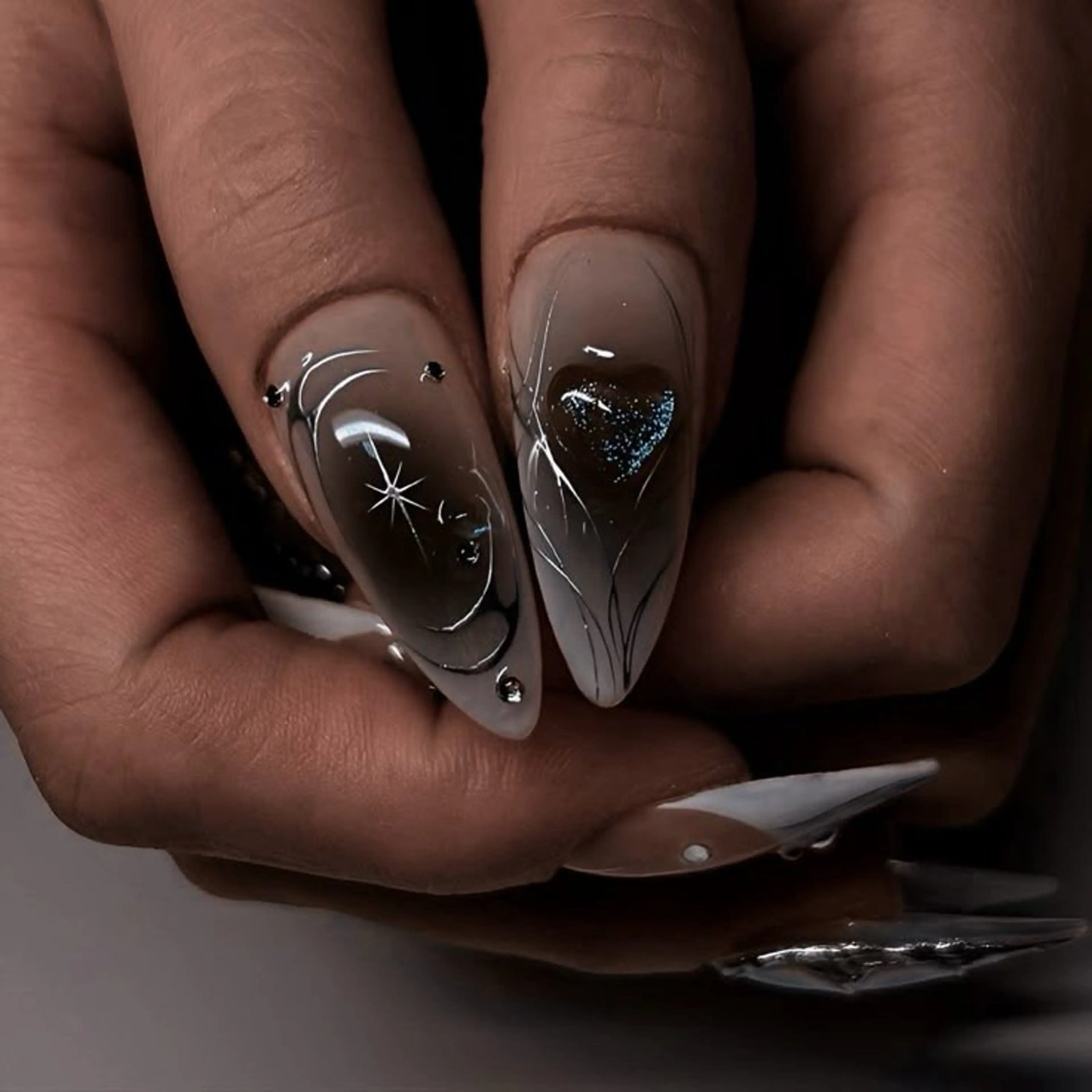 ネイル グラデーション ラメ(グリッター) マグネットネイル ミラーネイル ニュアンスネイル ハンドネイル 波 なみのネイルデザイン