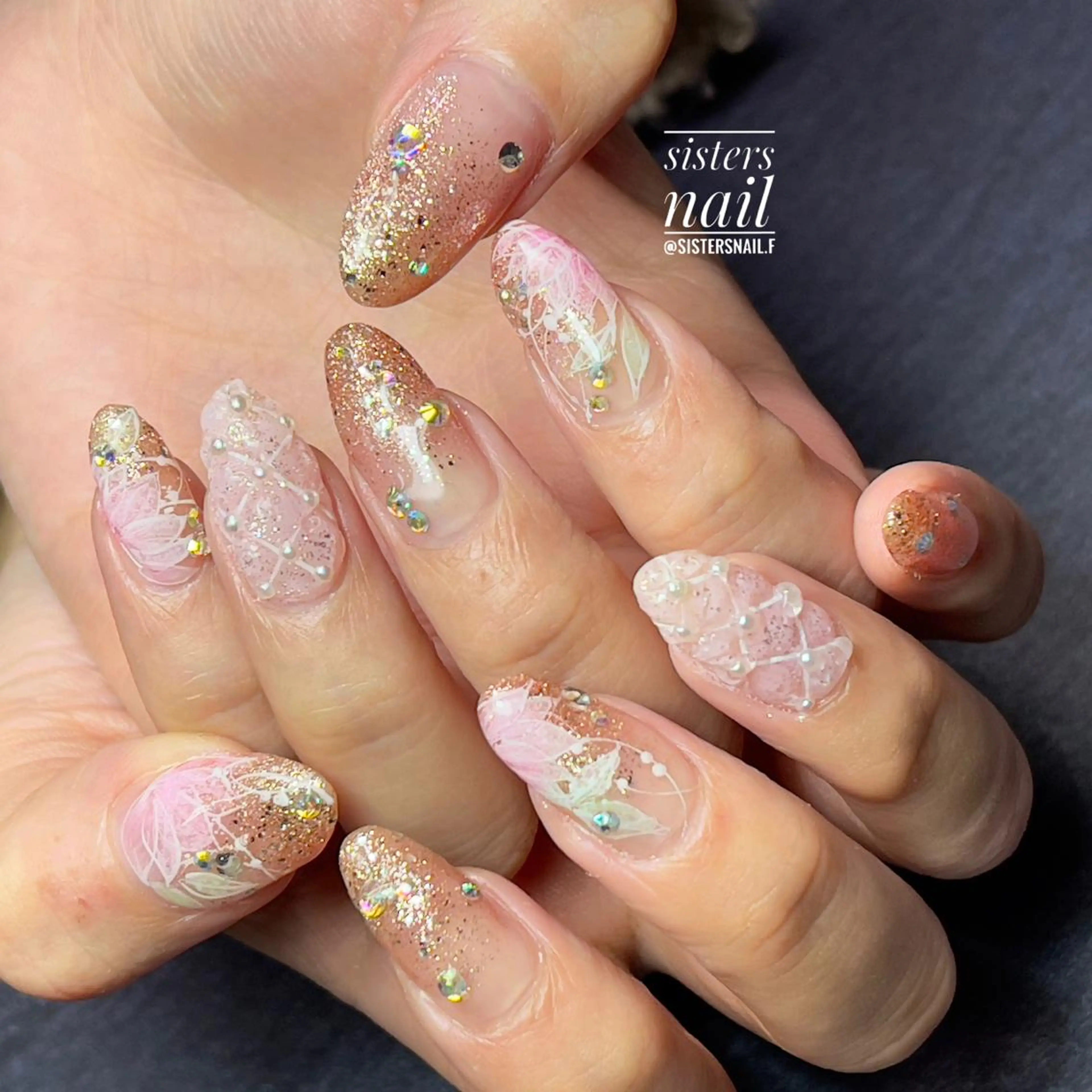 ネイル アートネイル ジェルネイル キラキラネイル ラメ(グリッター) ぷっくりネイル sisters nail.fのネイルデザイン