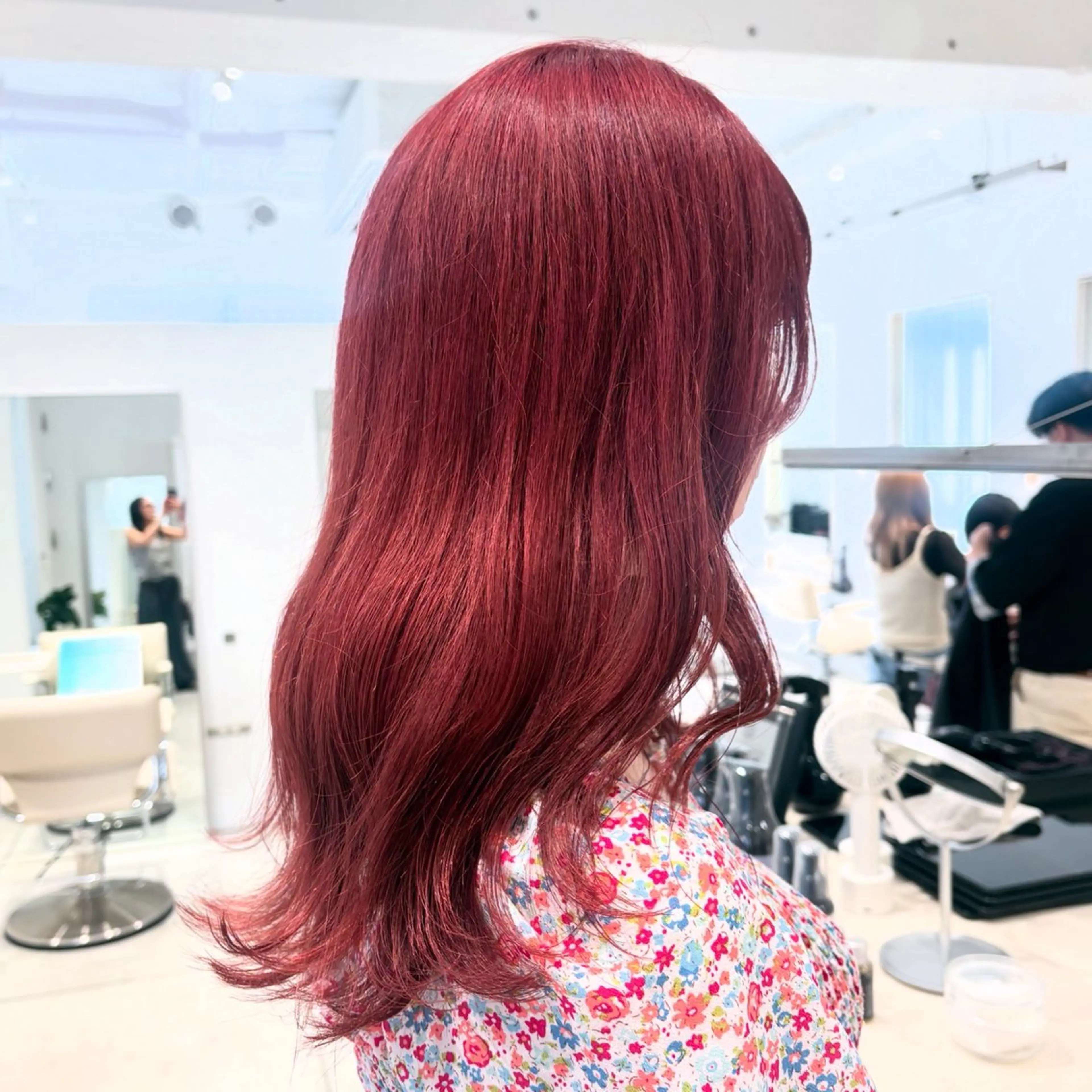 セミロング カラー カシス ダブルカラー ハイトーンカラー ピンクカラー ヘアカラー トリートメント ヘッドスパ カジュアルを女っぽく 𝗮𝘆𝗮𝗰𝗼のヘアスタイル