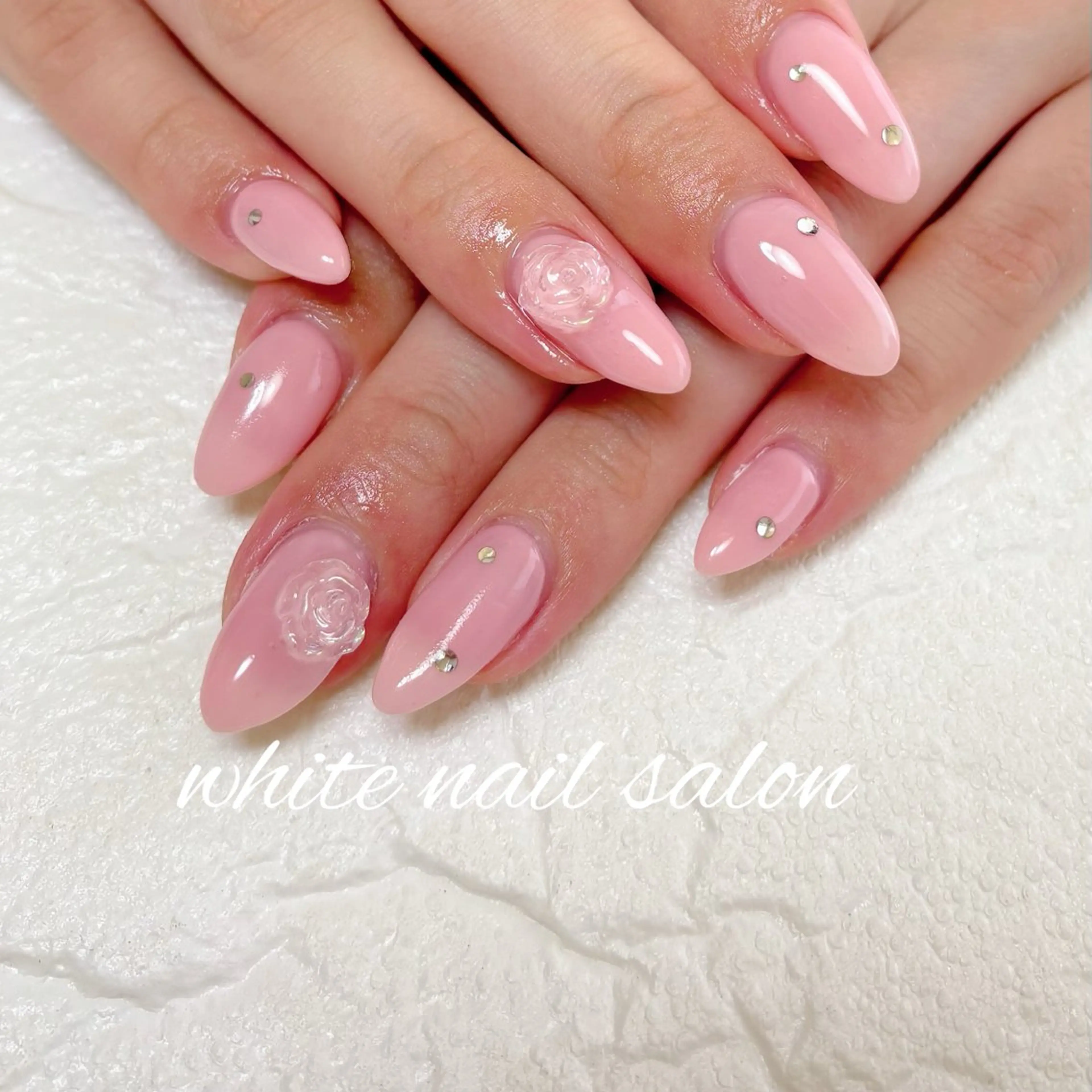 ネイル フットネイル 持ち込み ハンドネイル white nail salonのネイルデザイン