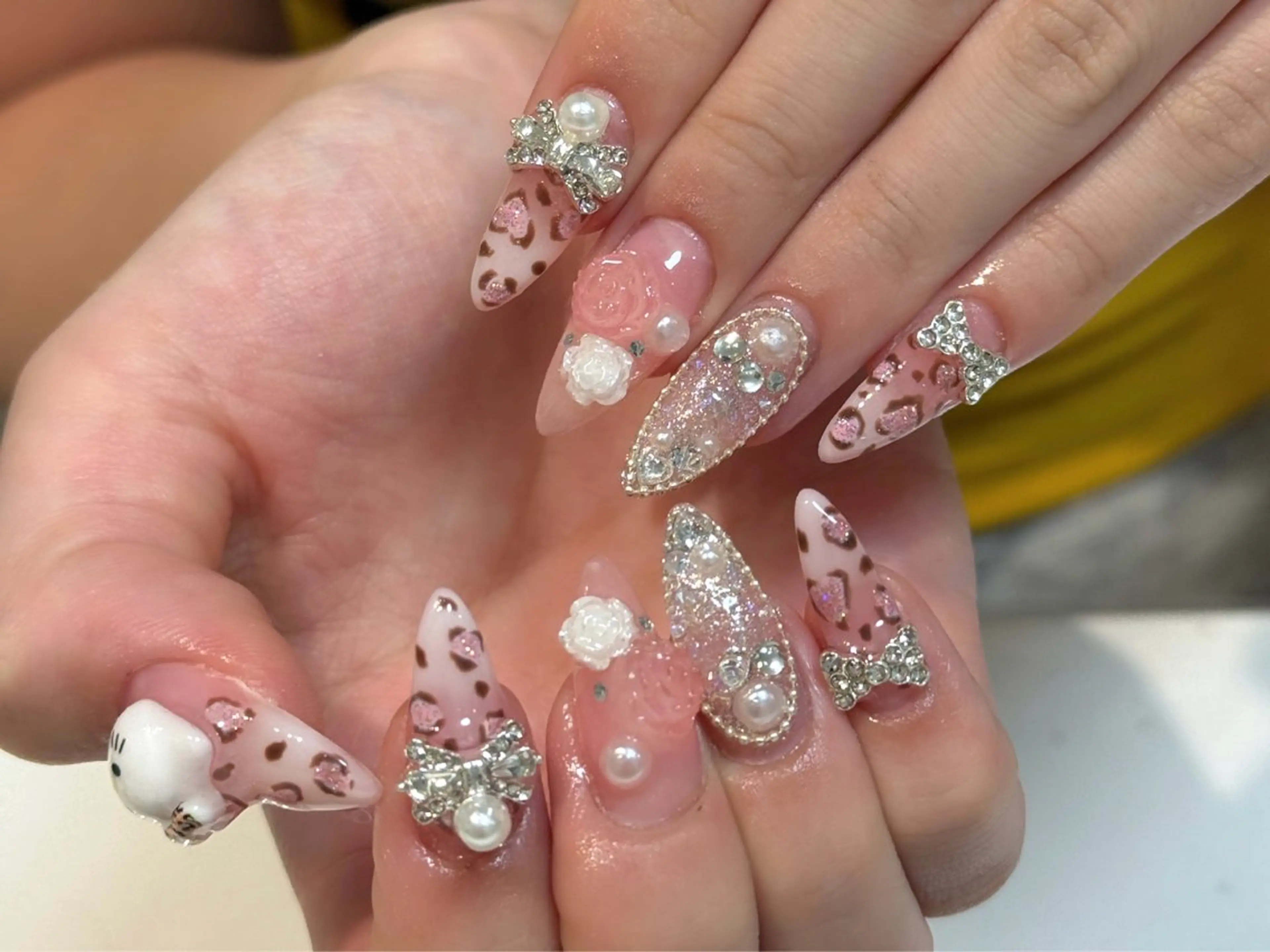 ネイル ボルドー ブラウン チークネイル ドット フットネイル Julli ジュリのネイルデザイン