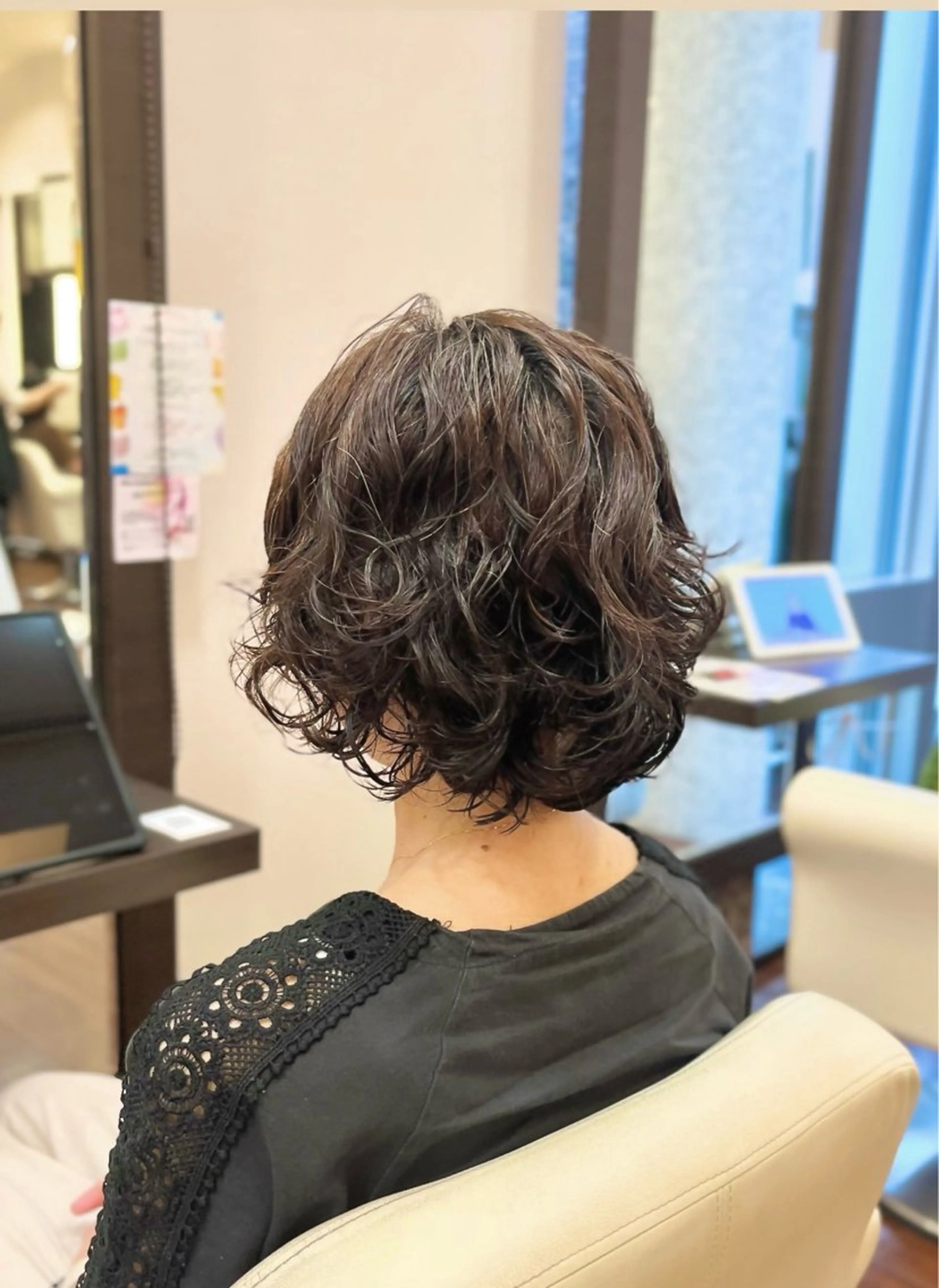 ミディアム ショートカット 🖤ikoiのヘアスタイル