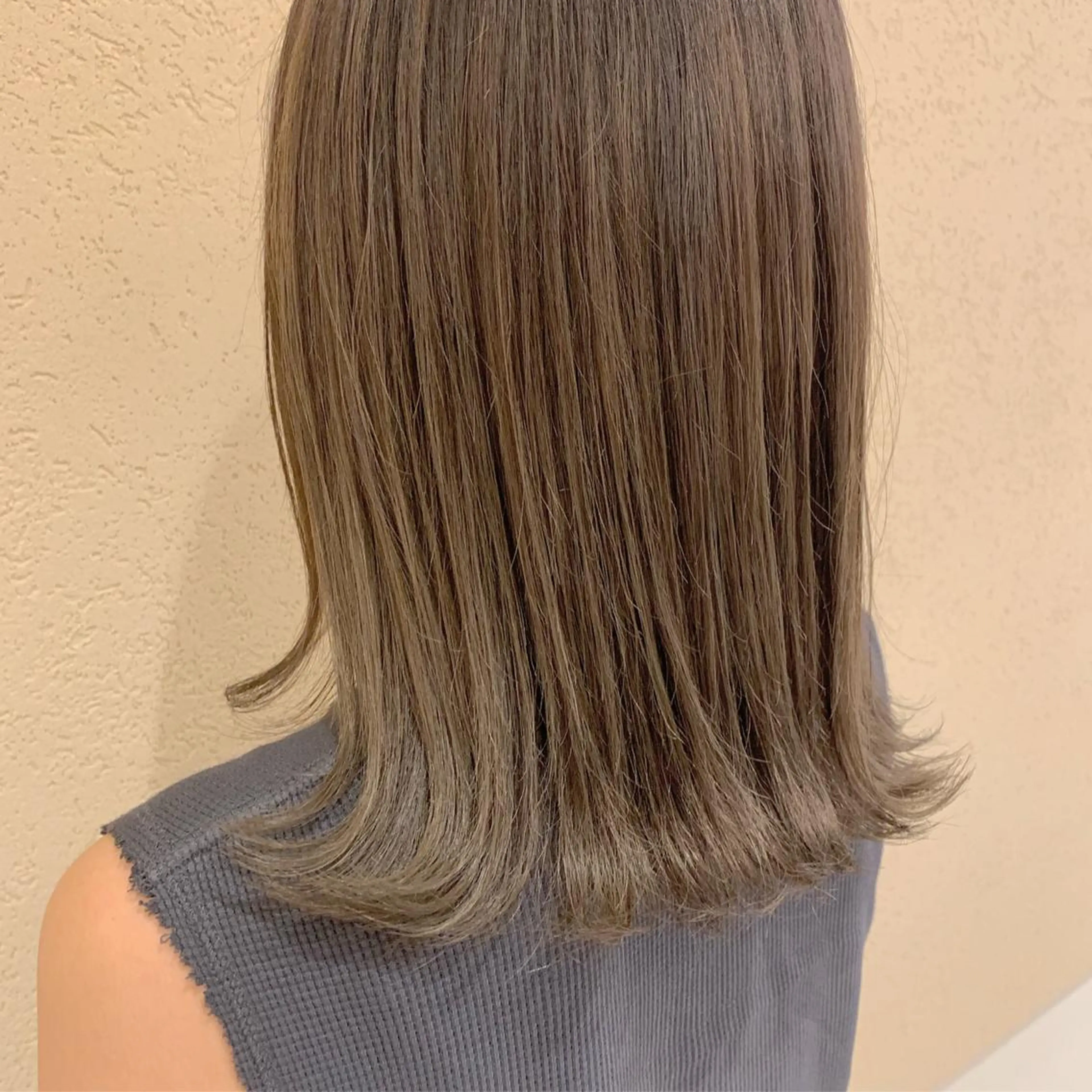 セミロング カラー アッシュ ベージュカラー ハイライトカラー ハイライト GO TODAY SHAiRE SALON所属・𝒢𝒾𝓇𝓁𝓎 ⑅　𝓎𝓊𝓀𝒶のヘアスタイル