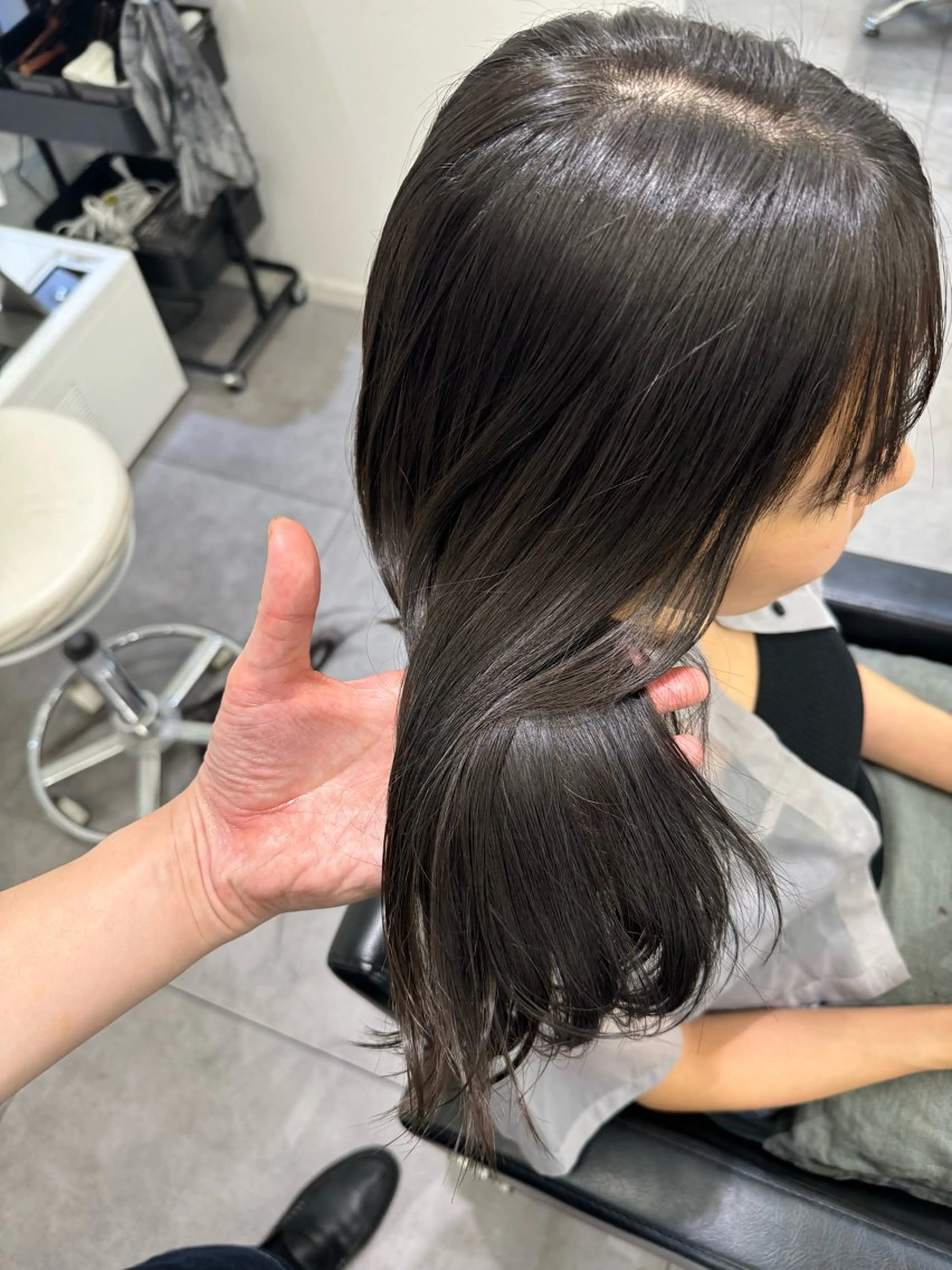 セミロング AHNKISM所属・似合わせカット💎 トレンドレイヤーのヘアスタイル