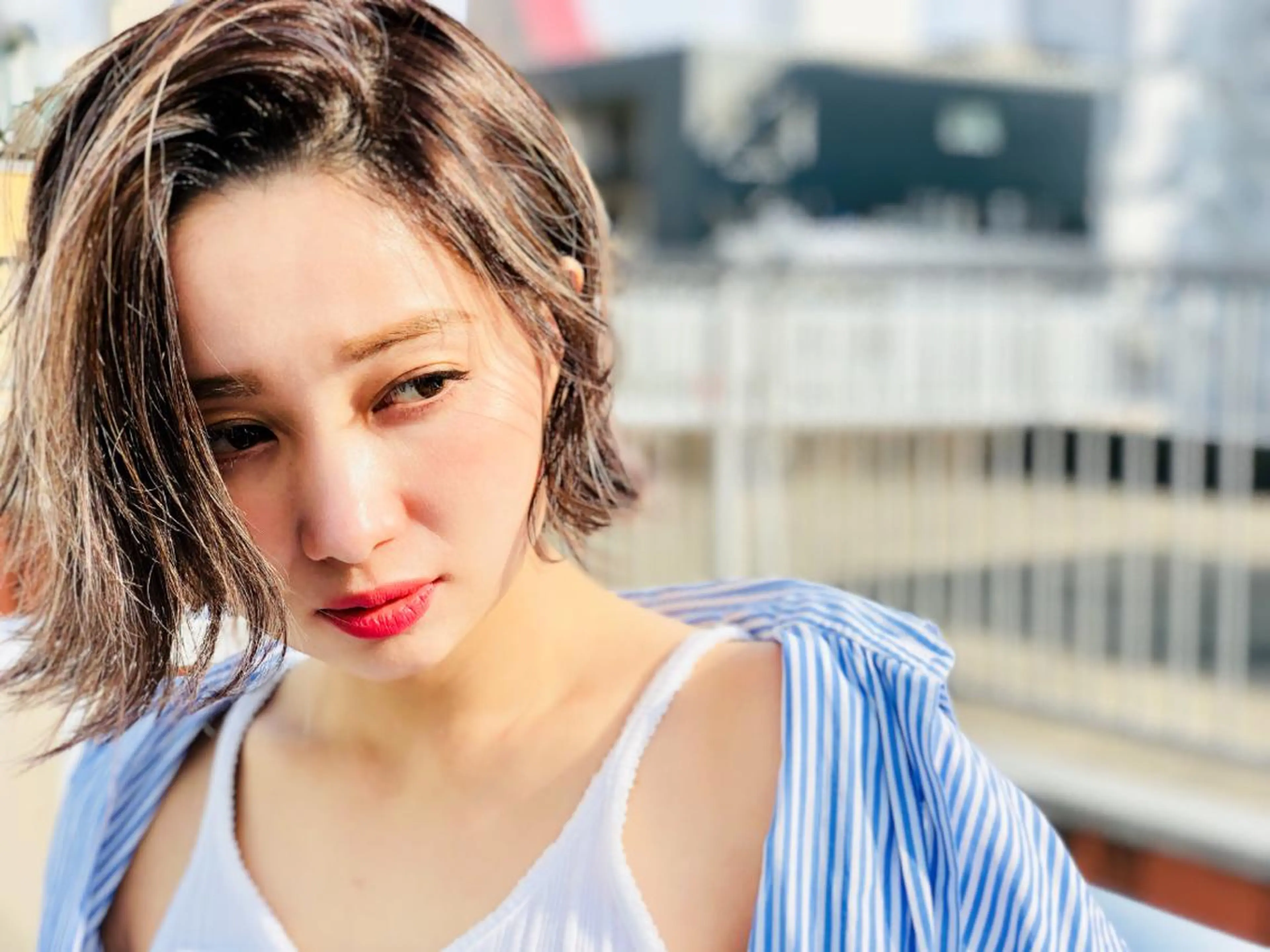 ショート カラー パーマ 顔周りレイヤー/韓国 ブリーチminamiのヘアスタイル