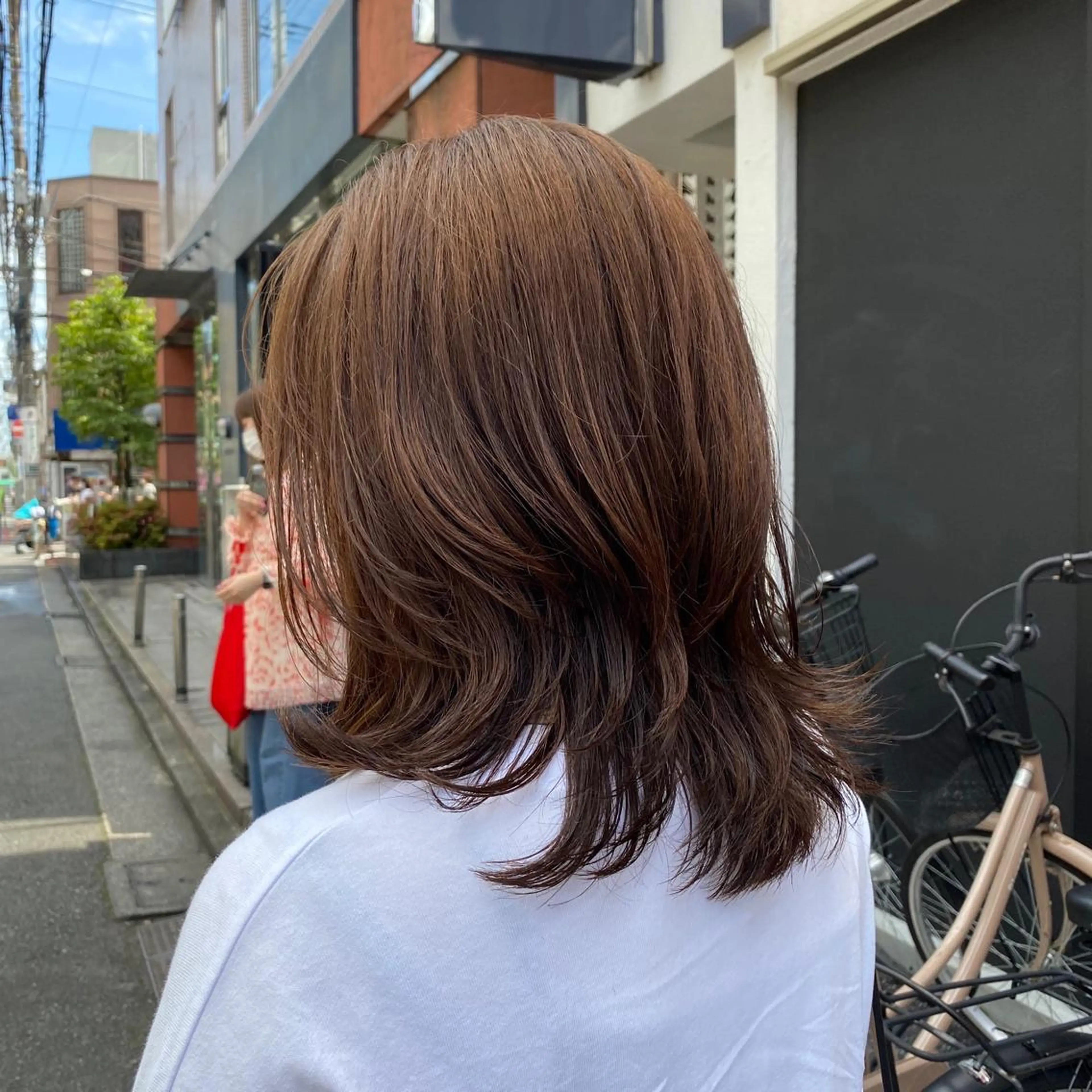 ミディアム カット ヘアカラー かりん 🤍のヘアスタイル
