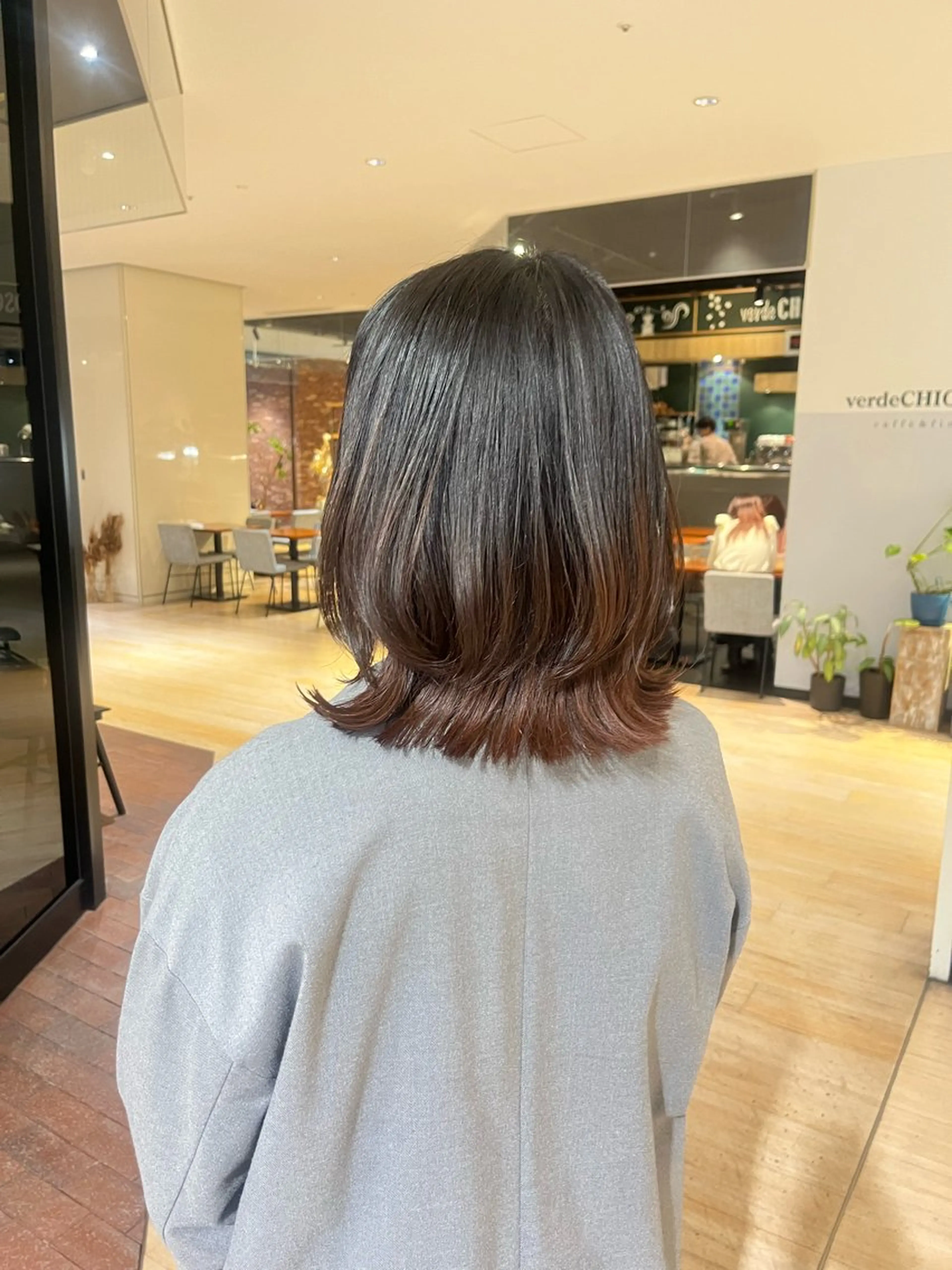 ミディアム カラー ブリーチ グラデーションカラー ブリーチなしカラー レイヤーカット カット ヘアカラー トリートメント ショート／ミニボブ マンツーマン/マユコのヘアスタイル
