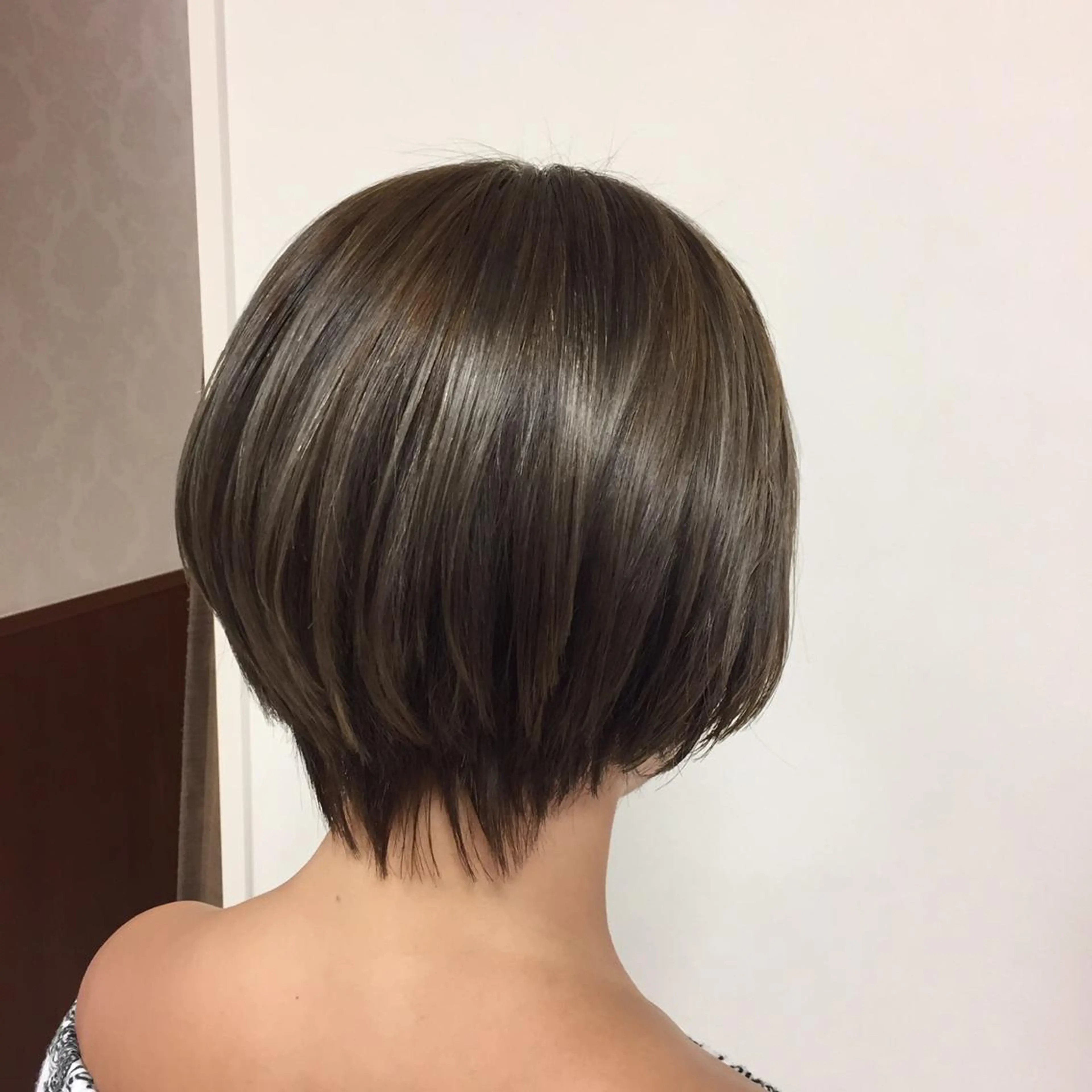 ショート カラー アッシュ ハイトーンカラー ショートヘア 【Sweep】おじま のぞみのヘアスタイル