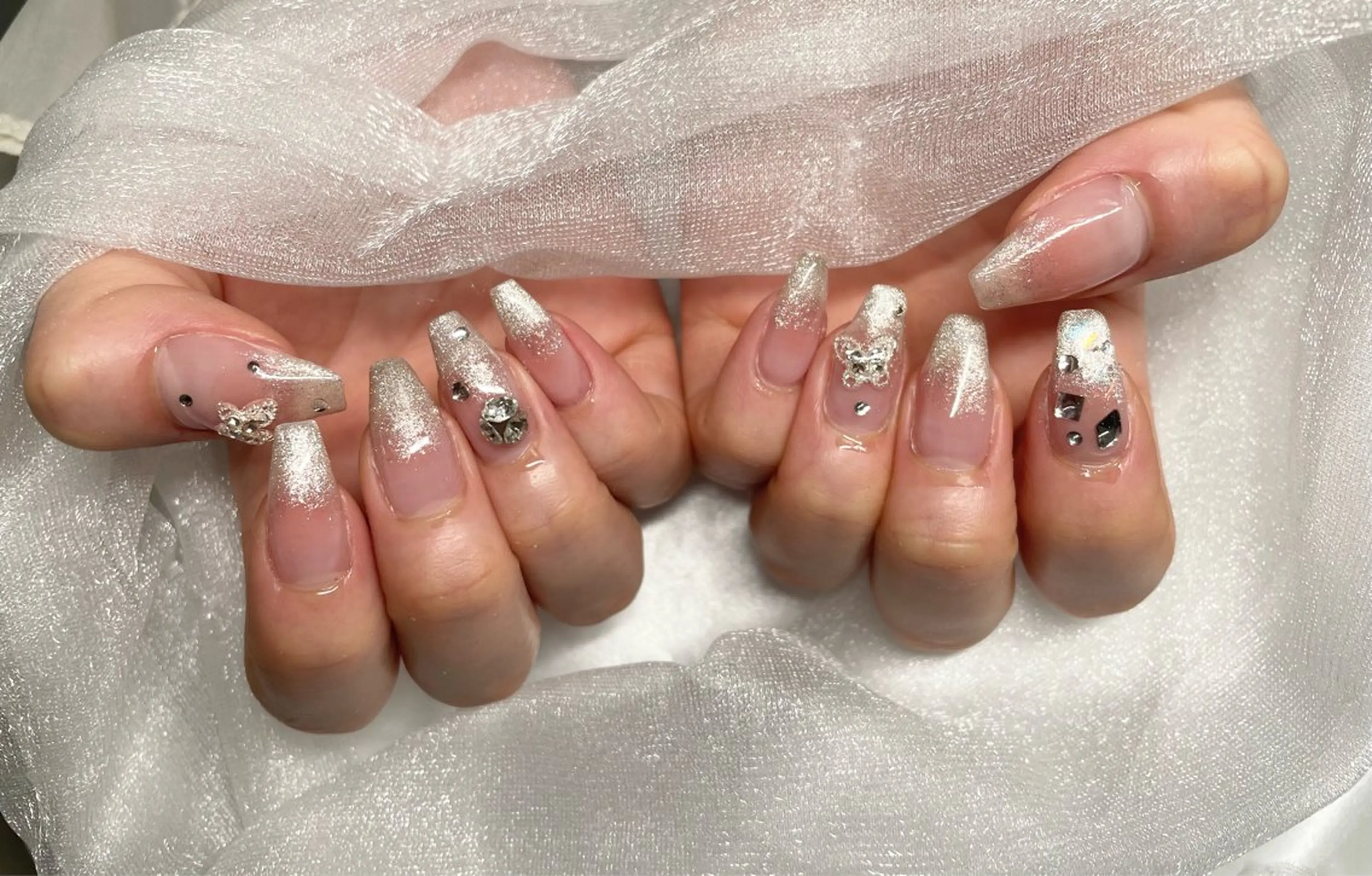 ネイル ハンドネイル Roi〈ロワ〉 Minakoのネイルデザイン