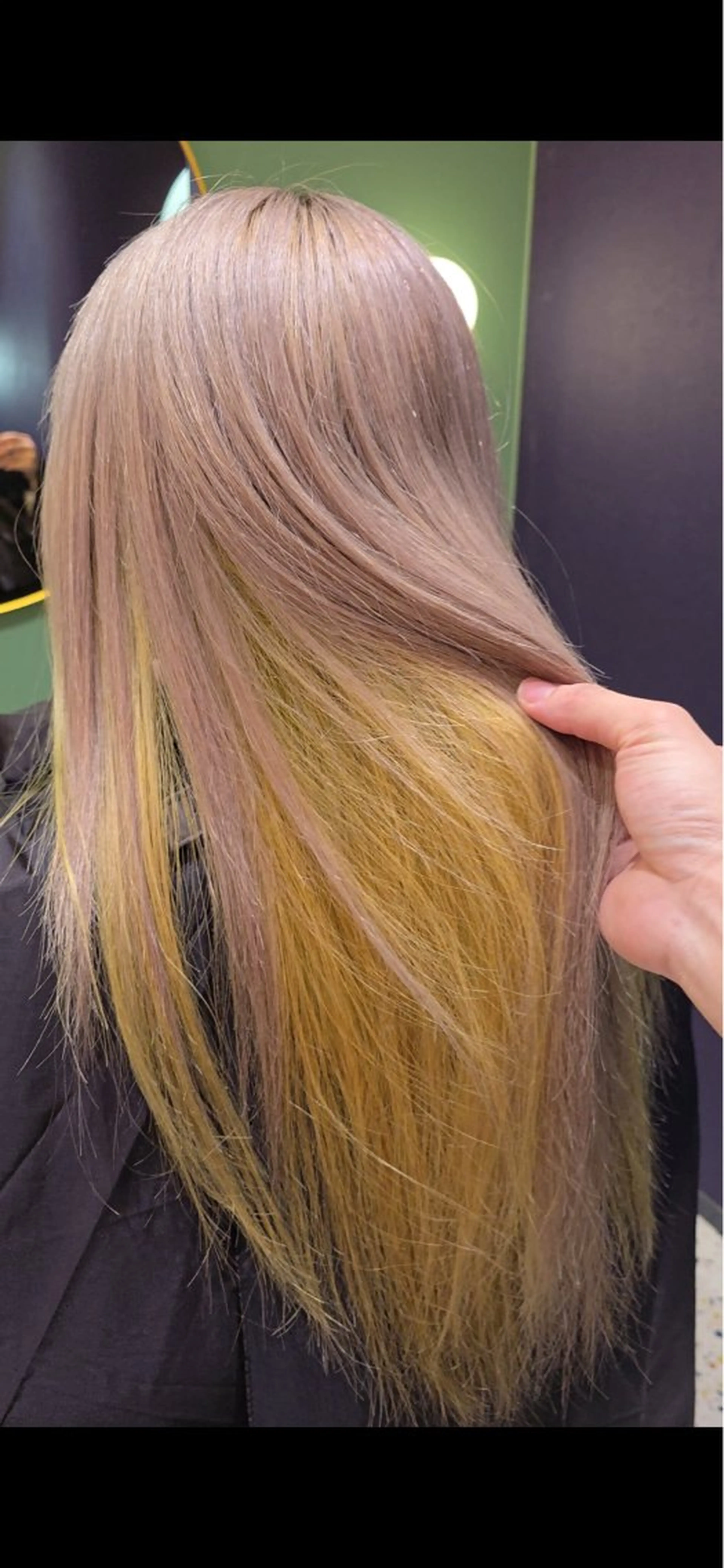 ロング カラー イエローカラー ヘアカラー トリートメント 透明感カラー/艶髪/ エクステ/HIROのヘアスタイル
