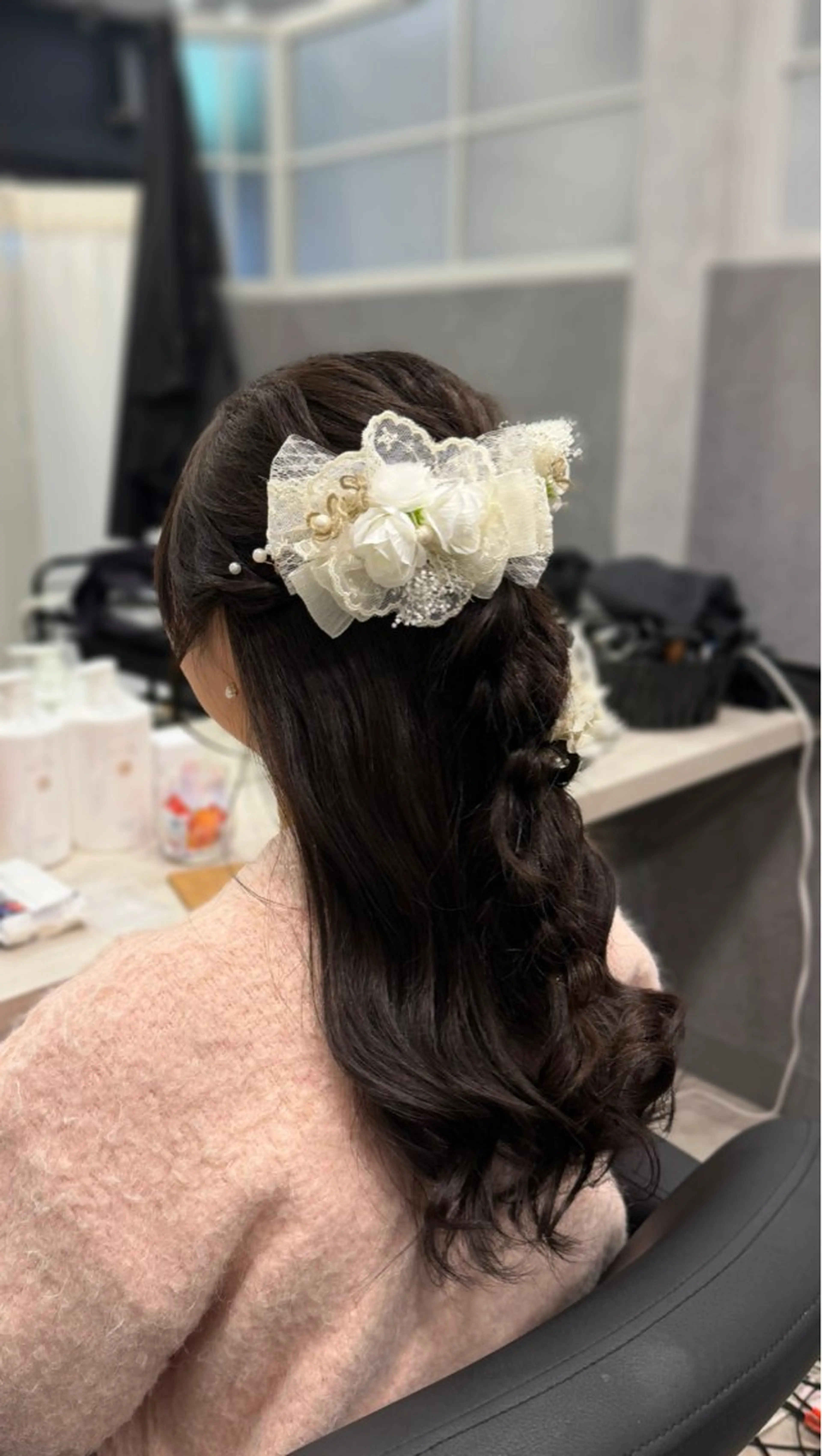 ロング ヘアアレンジ ハーフアップ 卒業式のヘアスタイル ヘアセット 個室美容室miyuu hair&spa所属・加藤 あおいのヘアスタイル