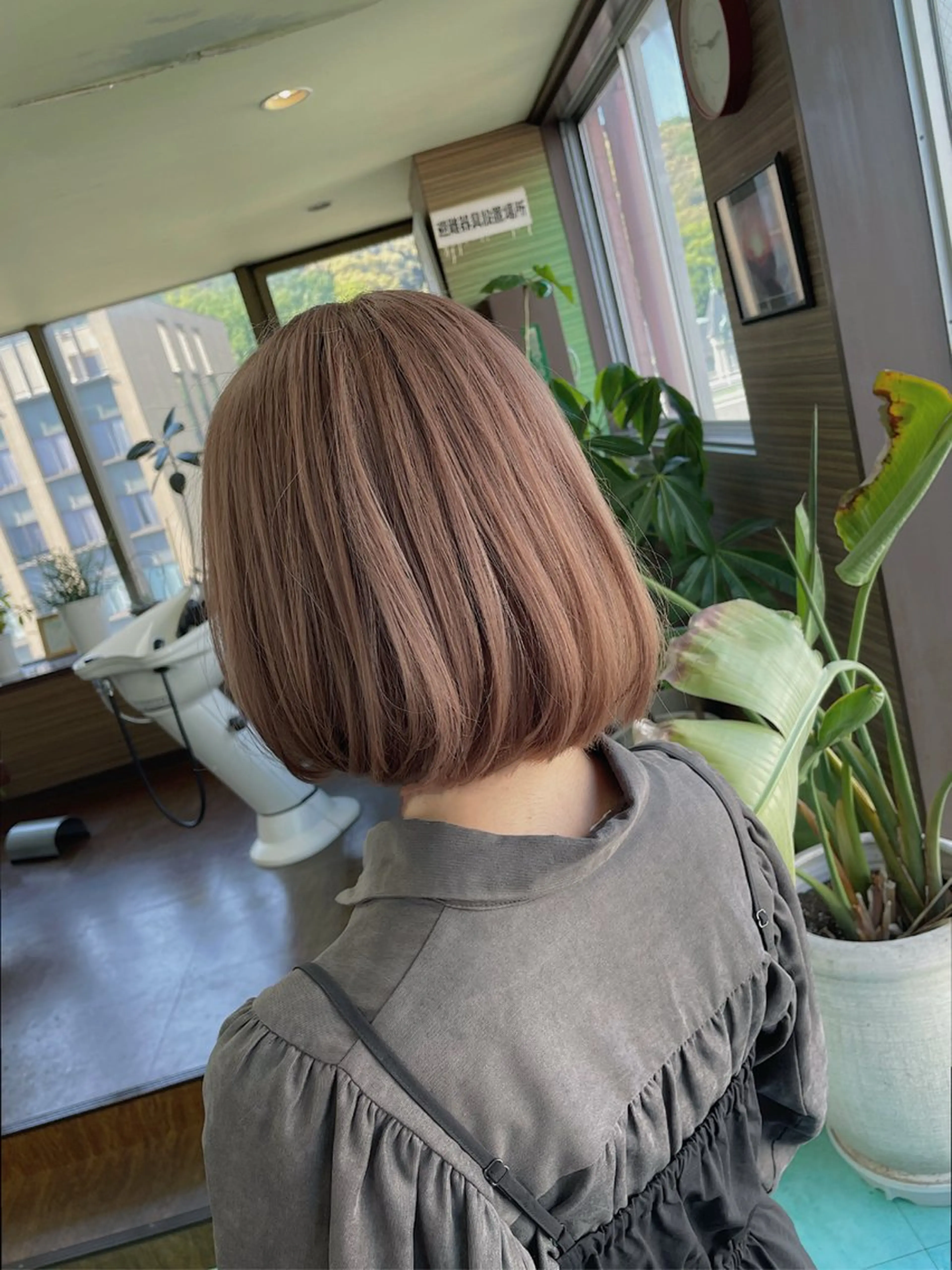 ミディアム カラー ベージュカラー ボブ ヘアカラー 土居 正季のヘアスタイル