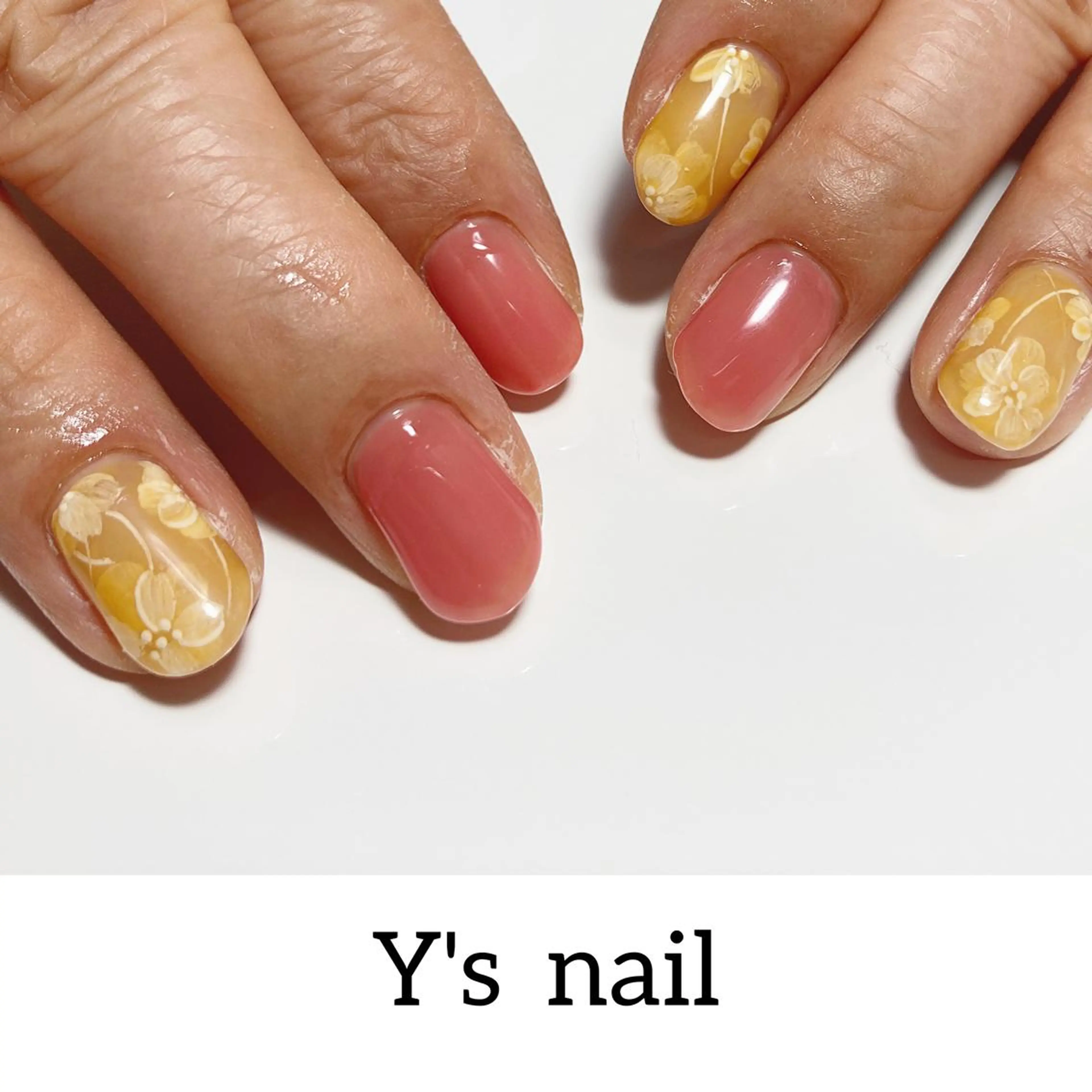 ネイル 春ネイル 手書きが得意🖌️ Y’s  nailのネイルデザイン