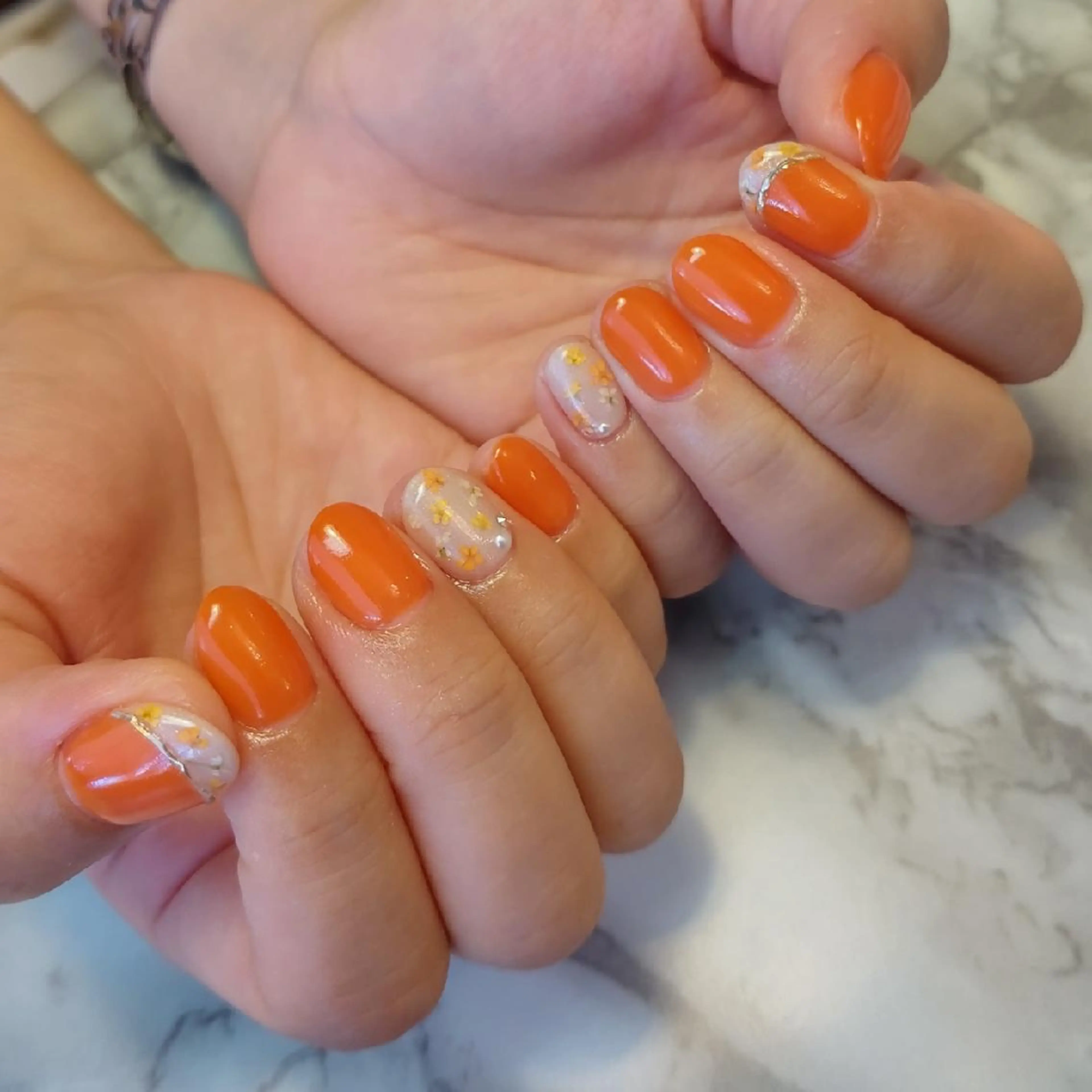 ネイル 持ち込み ジェヌインネイル 河内のネイルデザイン