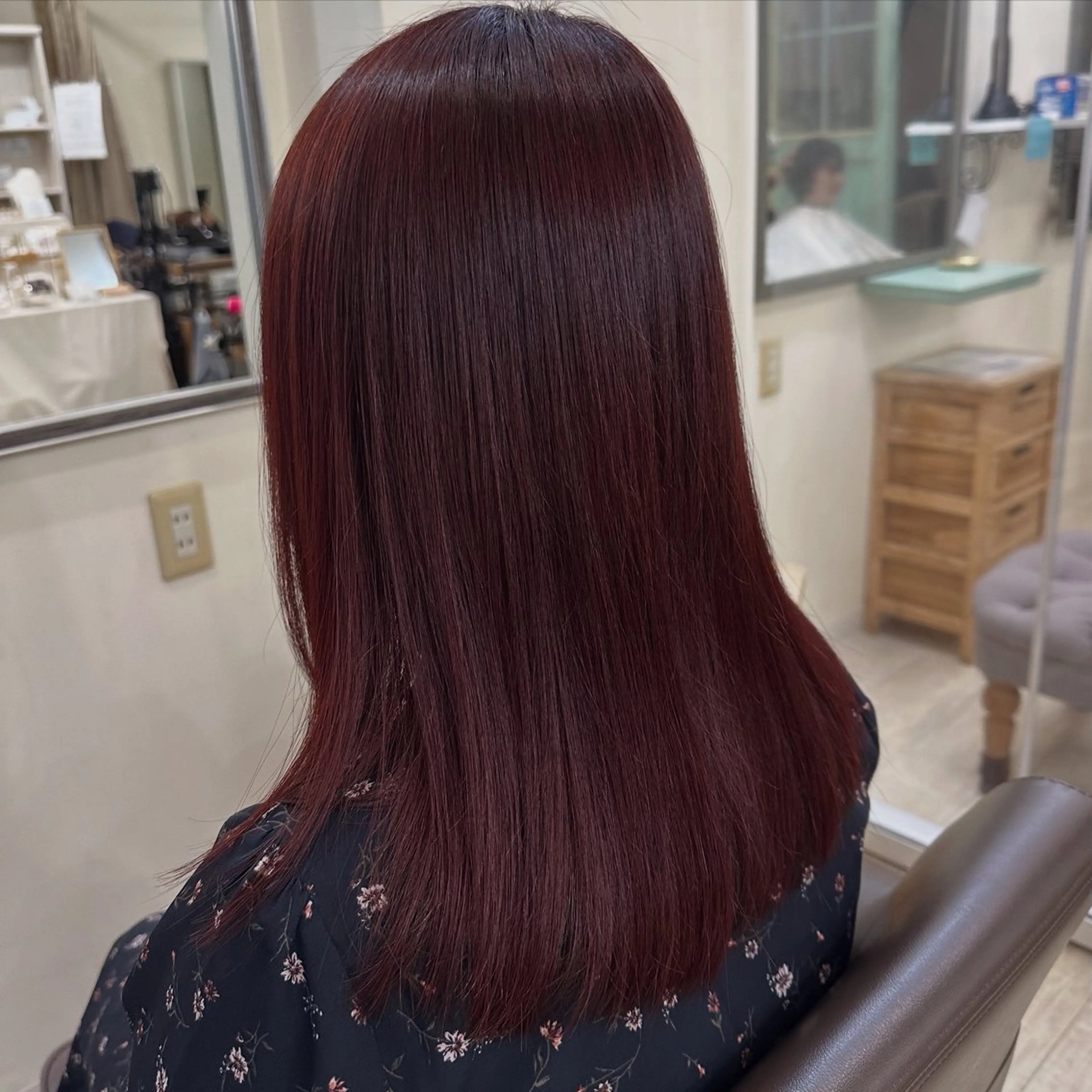 ミディアム カット ヘアカラー Hair&nail Seesaw所属・田端 透明感カラー 🐶内山晴貴のヘアスタイル