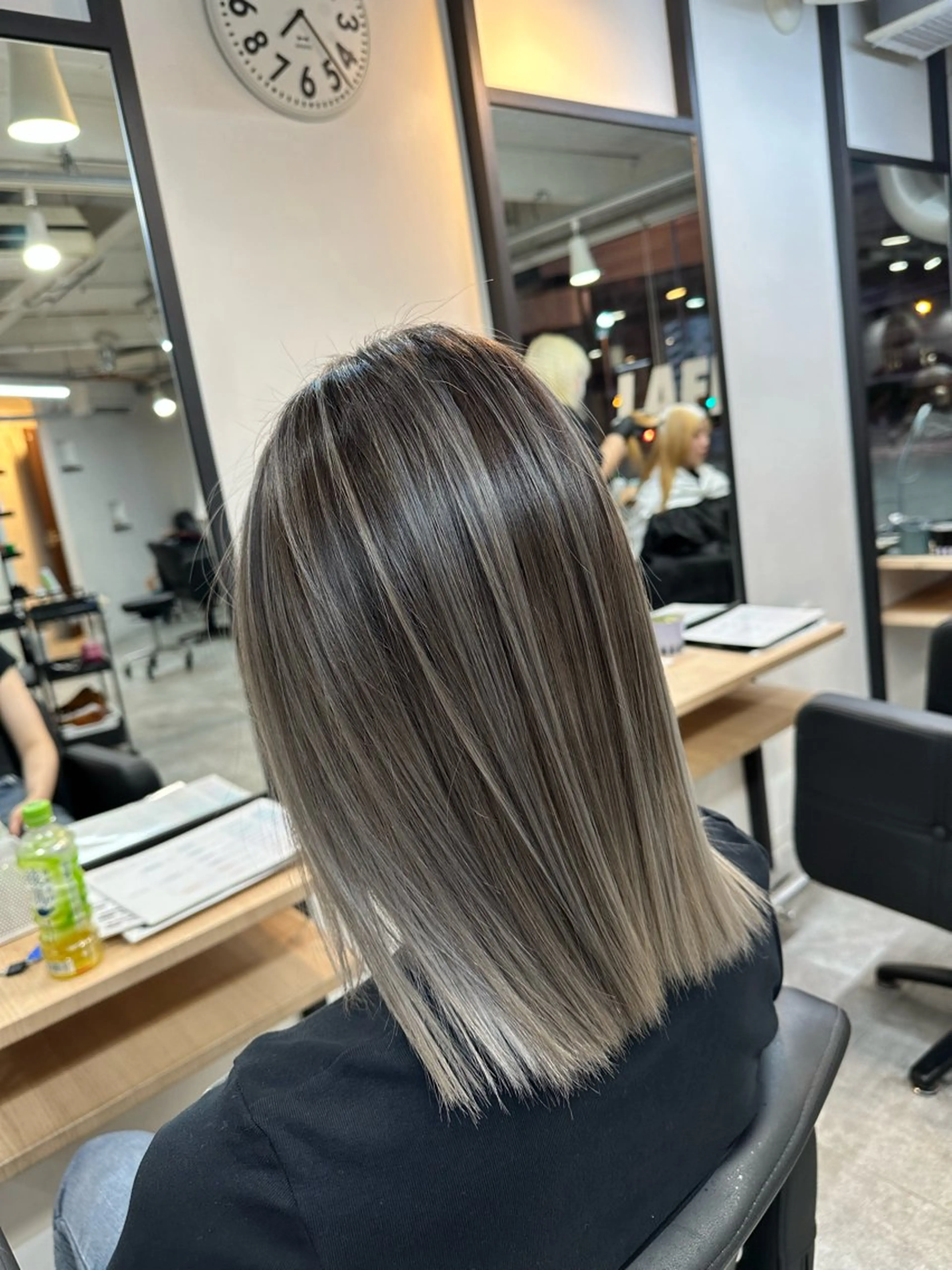 ミディアム カラー カット ヘアカラー トリートメント ヘアセット 難波ブリーチカラー 伊藤洋輝のヘアスタイル