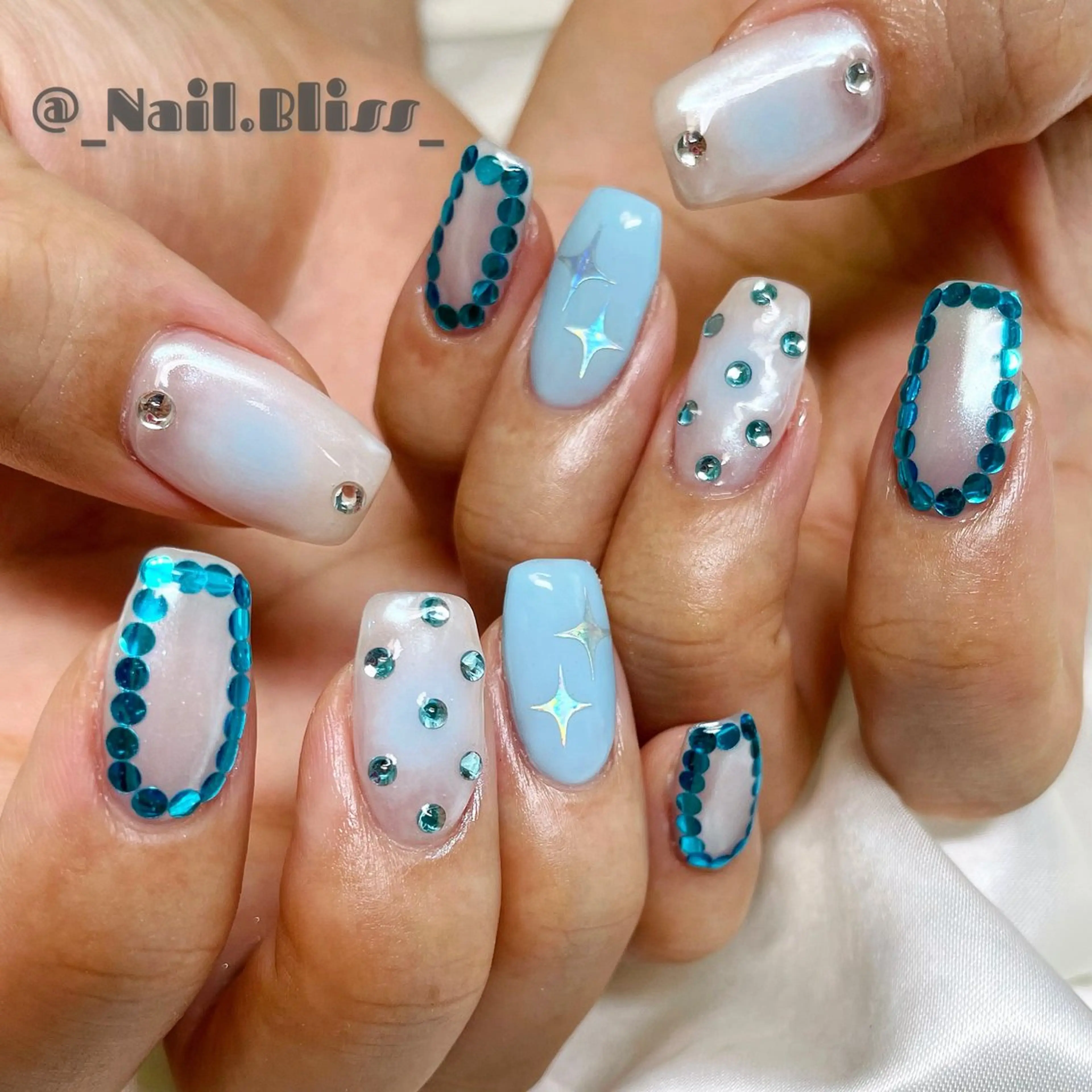 ネイル キラキラネイル 持ち込み ハンドネイル NAIL BLISSのネイルデザイン