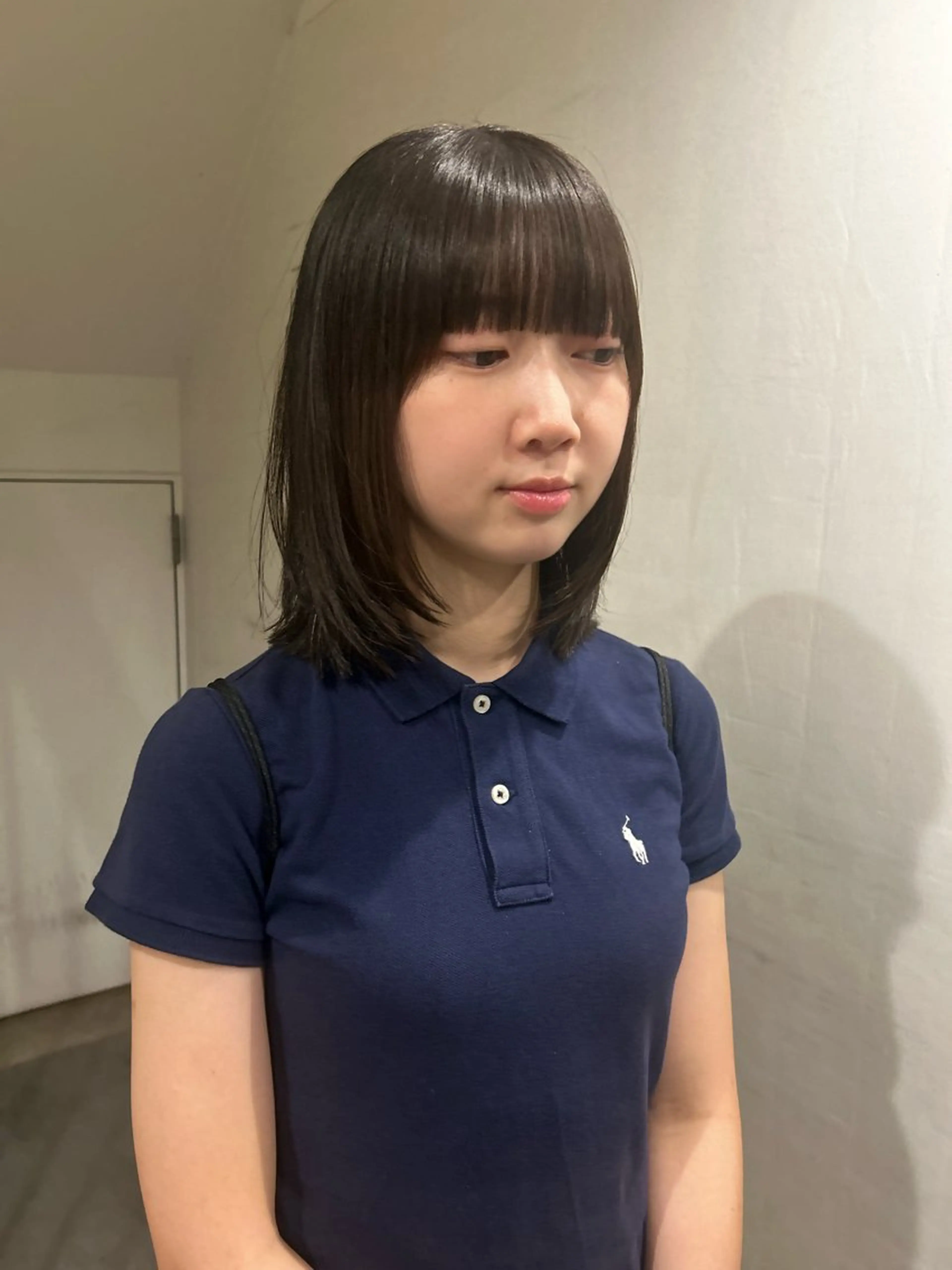 ミディアム hen所属・心斎橋/レイヤー/ ブリーチ/モエのヘアスタイル