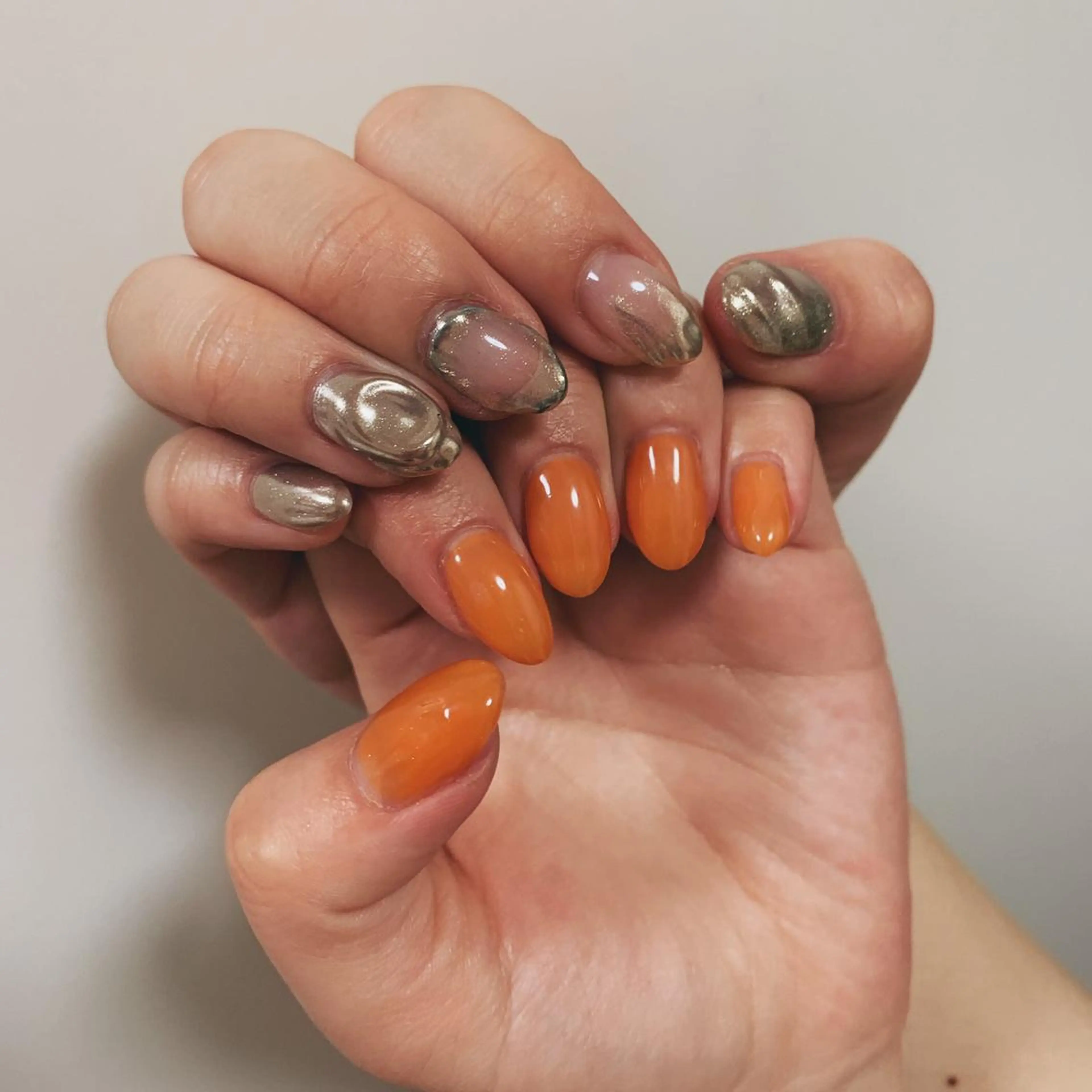 ネイル 指名支持率NO.1 スタイリストのヘアスタイル