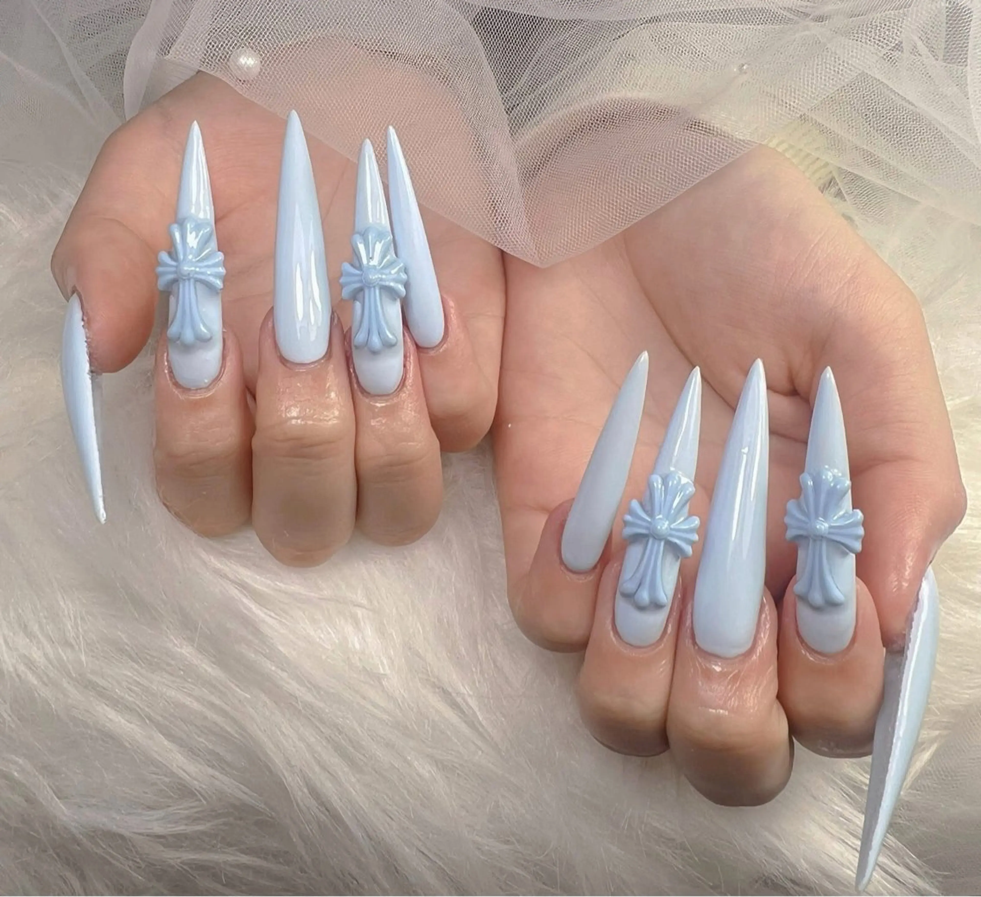 ネイル アートネイル オーロラネイル チークネイル 長さ出し フットネイル ハンドネイル ハンドケア Mio_ Noiranailのネイルデザイン