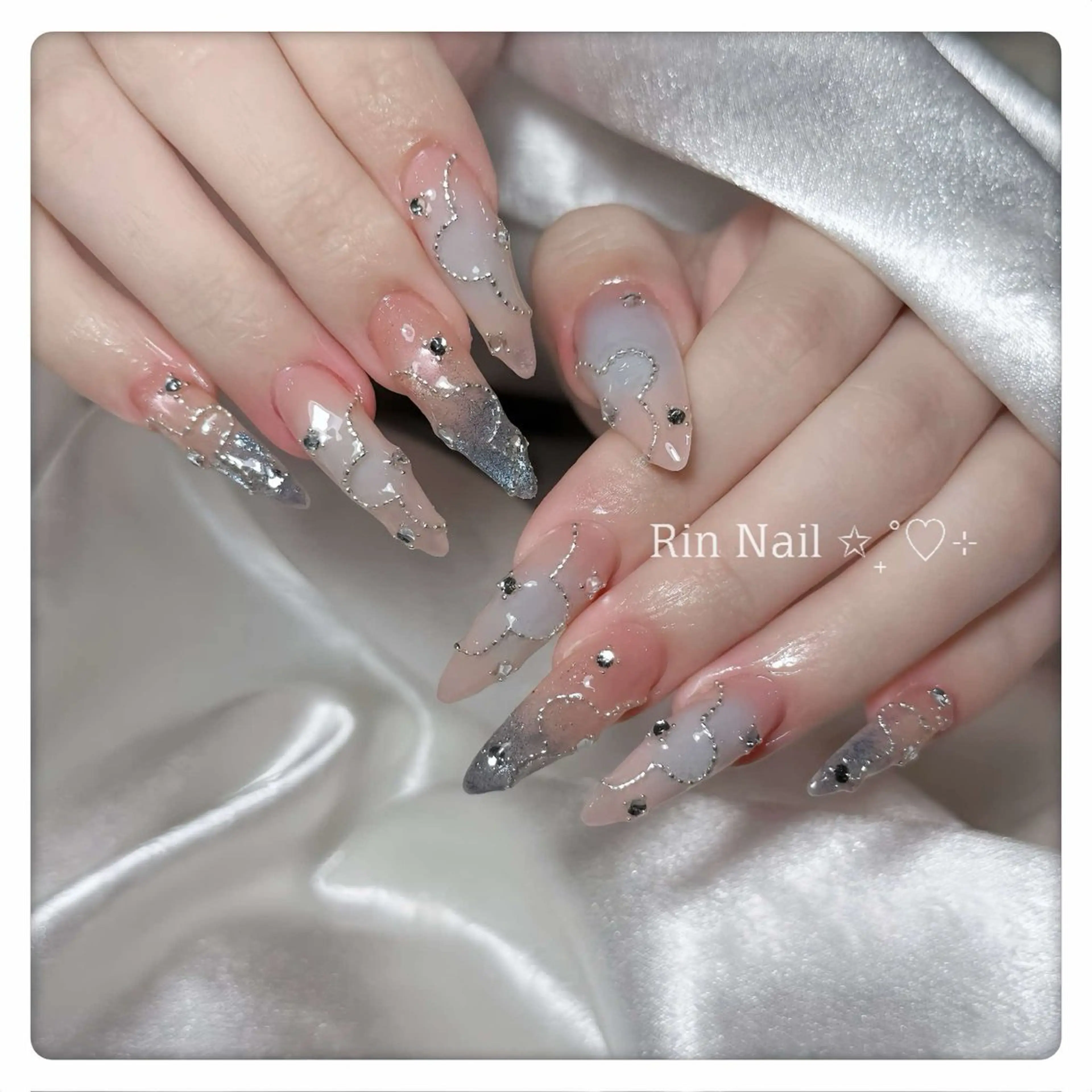 ネイル アートネイル チークネイル ジェルネイル ロングネイル マグネットネイル ハンドネイル Rin Nail 新大久保店のネイルデザイン