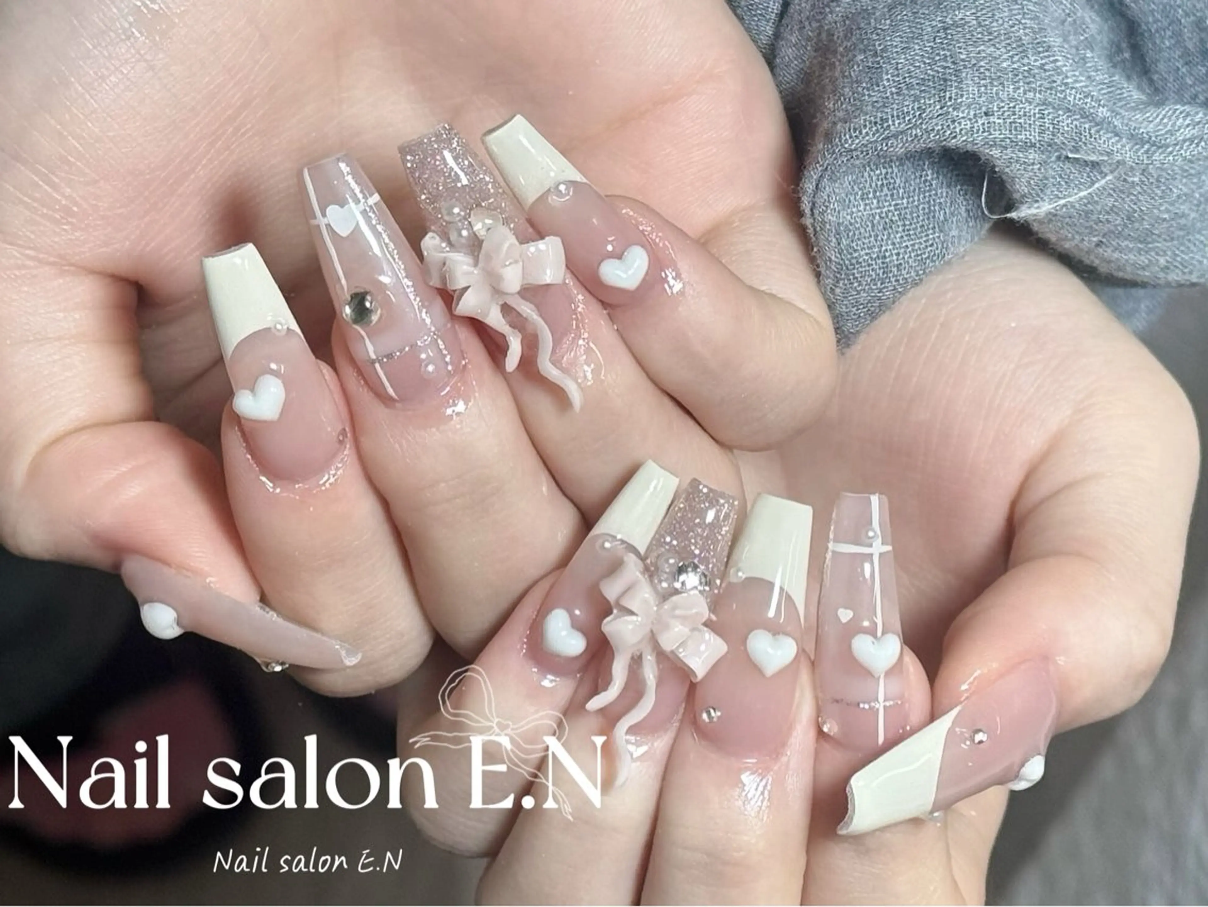 ネイル アートネイル オーロラネイル ブラウン クリアネイル フレンチネイル ハンドネイル E.N🦋 長さ出し/持ち込みのネイルデザイン