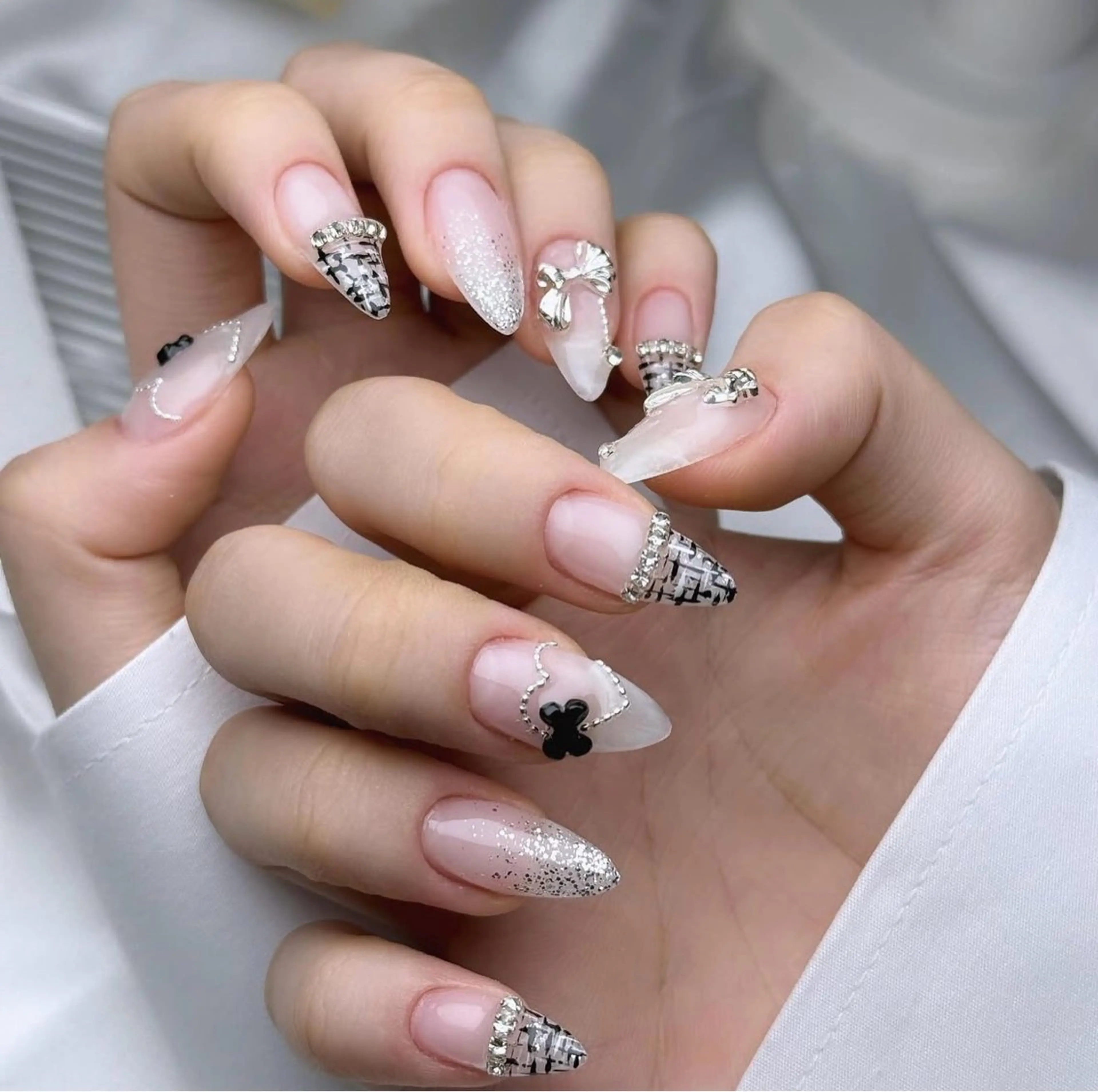 ネイル フレンチネイル グラデーション マグネットネイル ミラーネイル yurinail所属・yuri nail 高田馬場のネイルデザイン