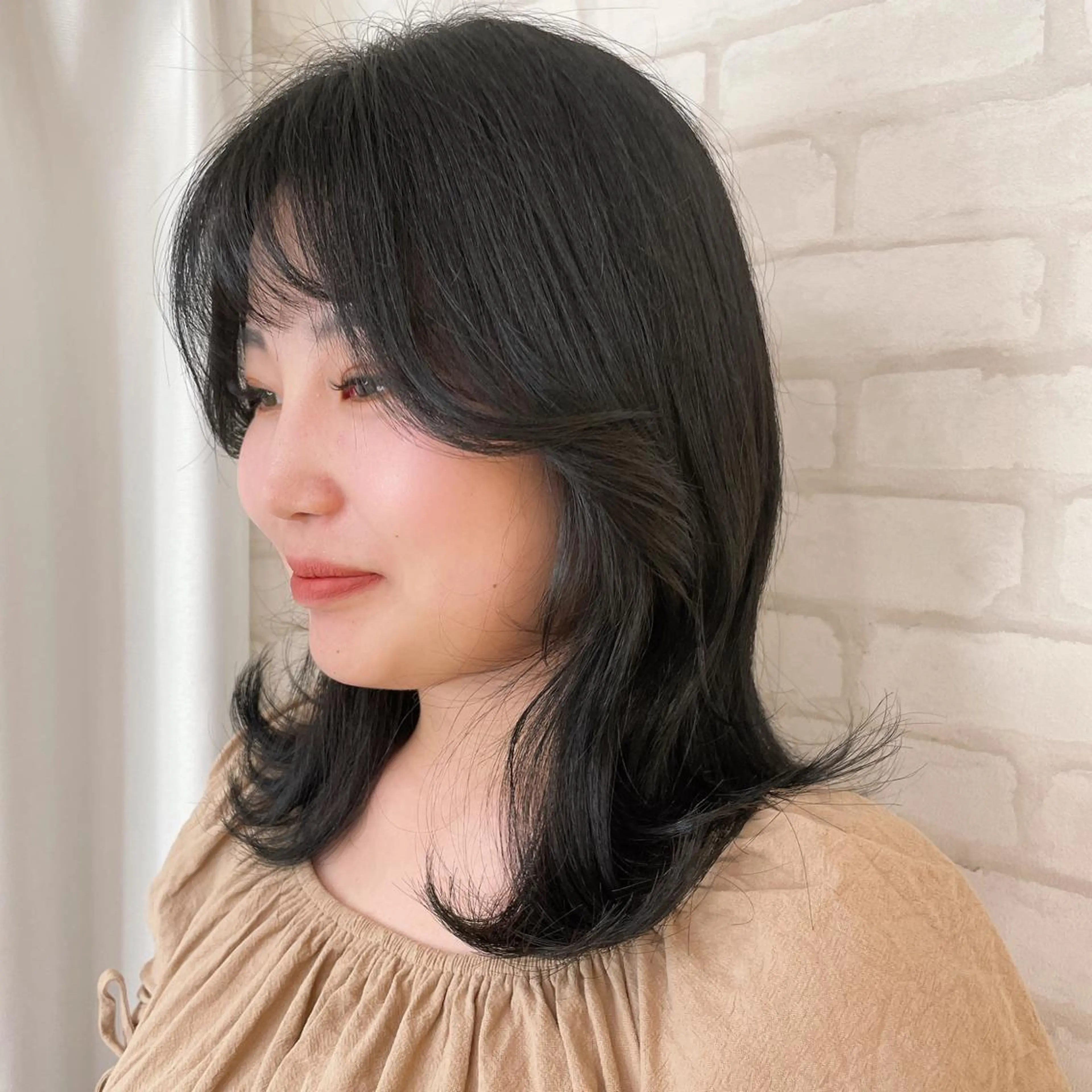 ミディアム カラー abilita AZUSAのヘアスタイル