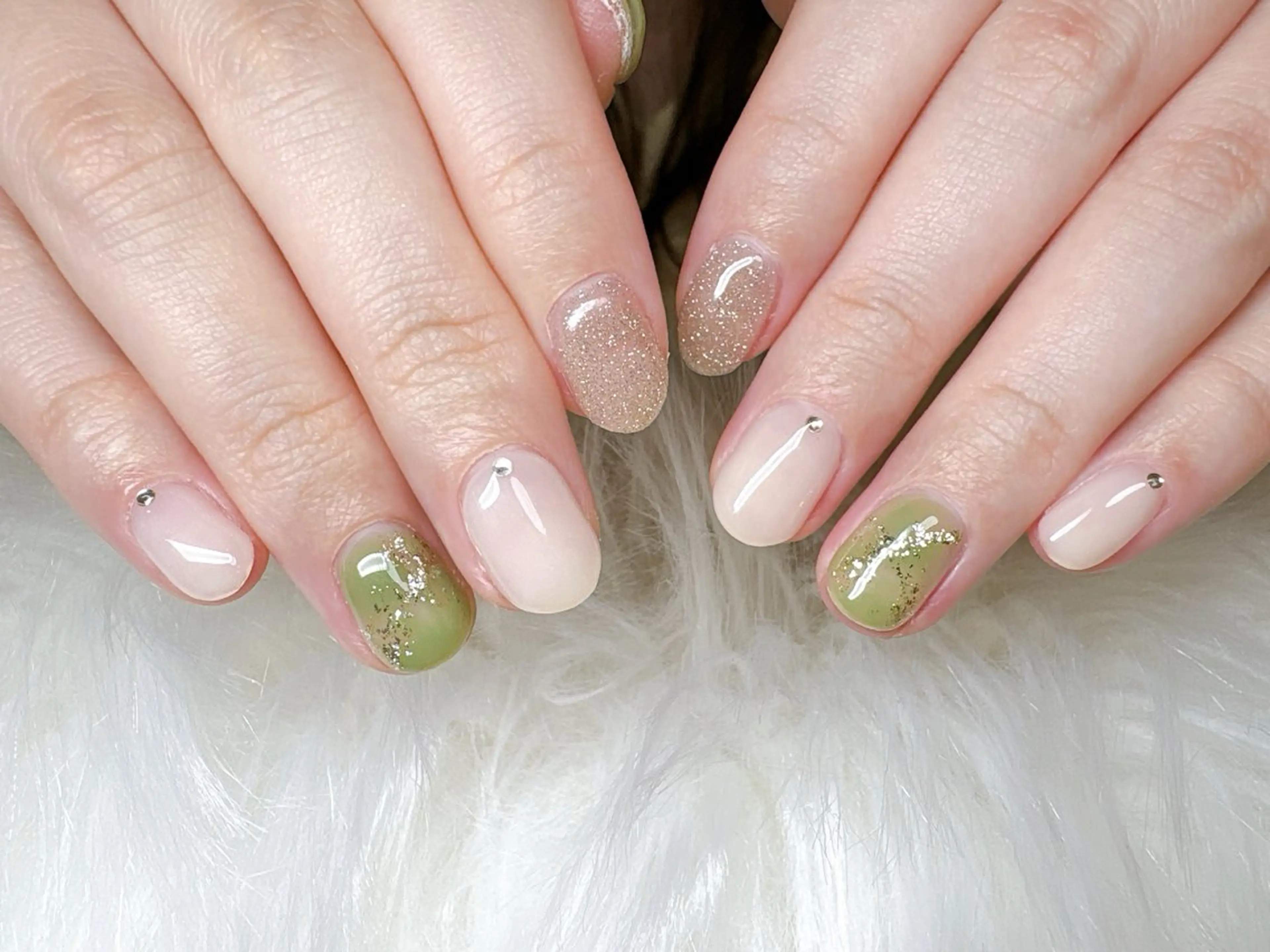 ネイル ECLAT エクラ所属・寺山 千鶴のネイルデザイン