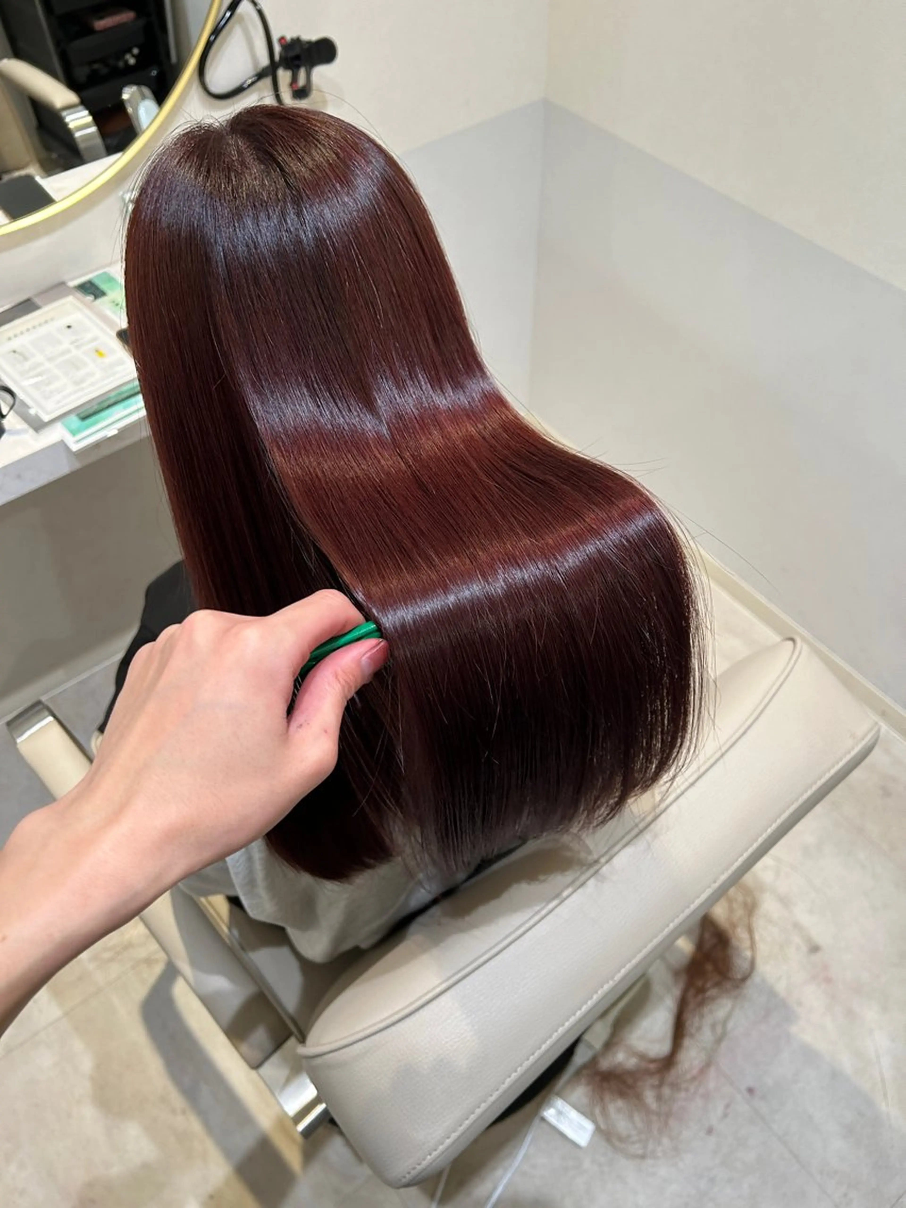 ロング カット ヘアカラー 左藤 樹真のヘアスタイル