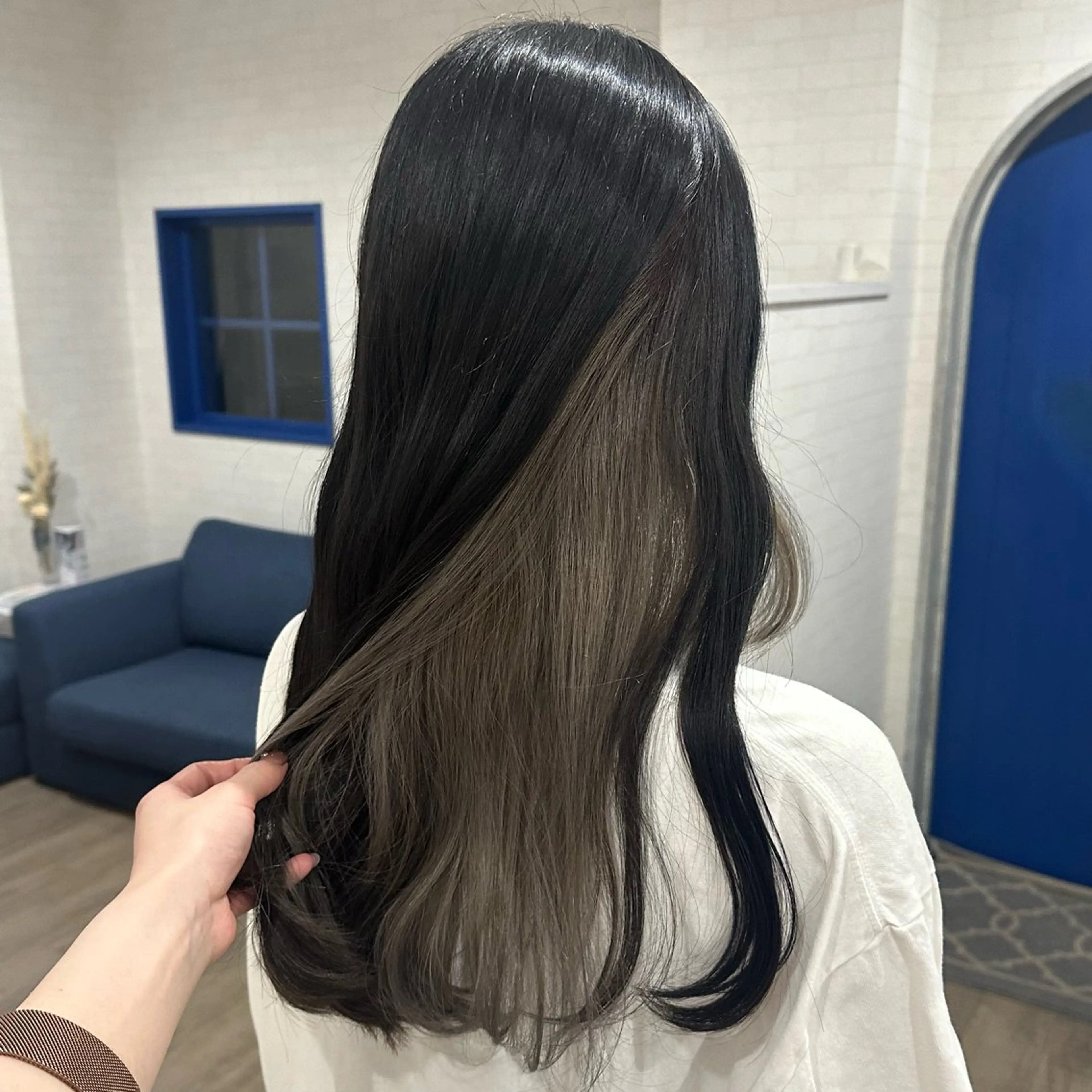 ロング カラー ブリーチ CHEMIR所属・安田 萌菜のヘアスタイル