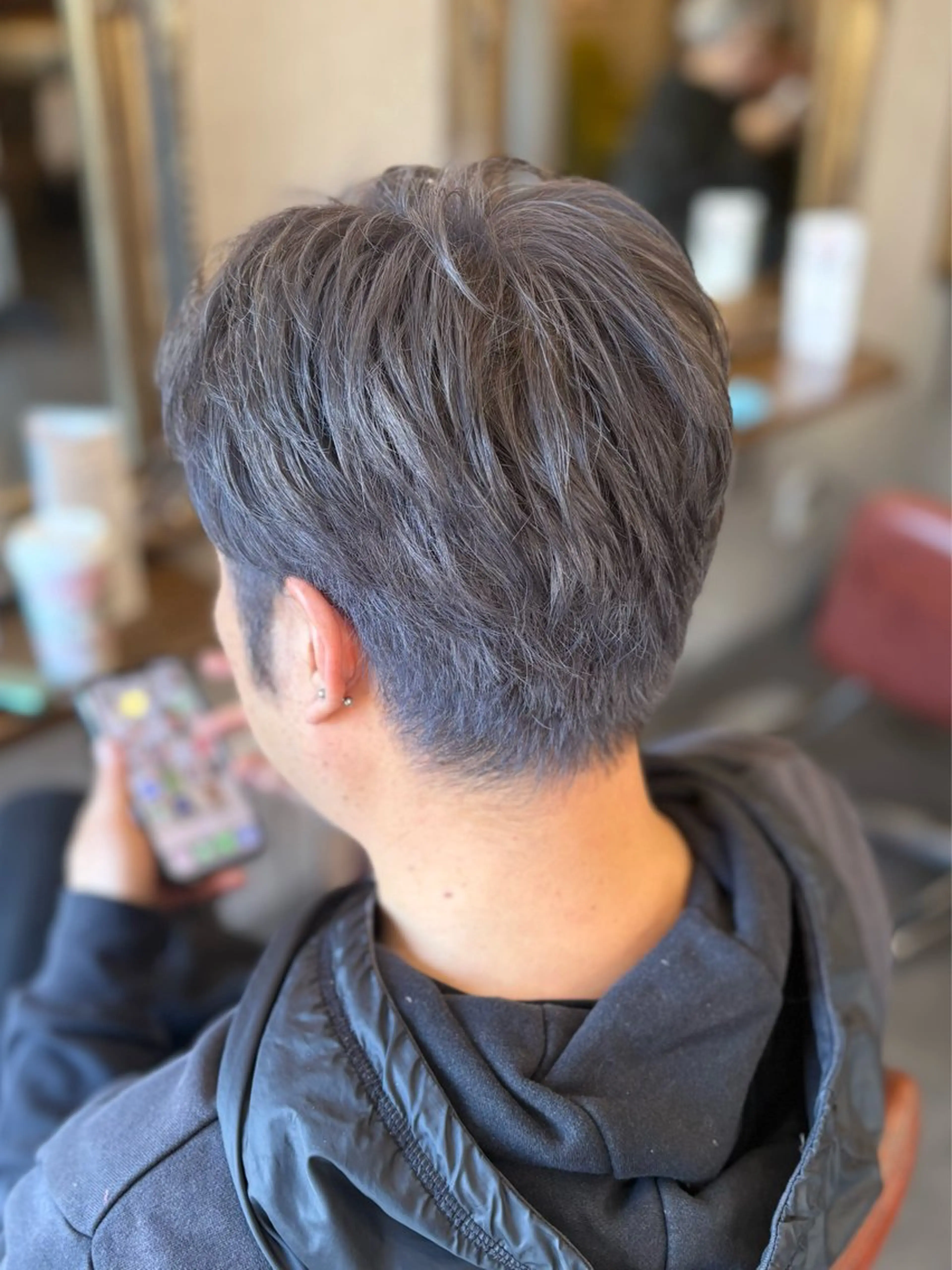 カラー メンズ メンズブリーチ ブリーチ 透明感カラー シルバー ナギサ 🐶のヘアスタイル