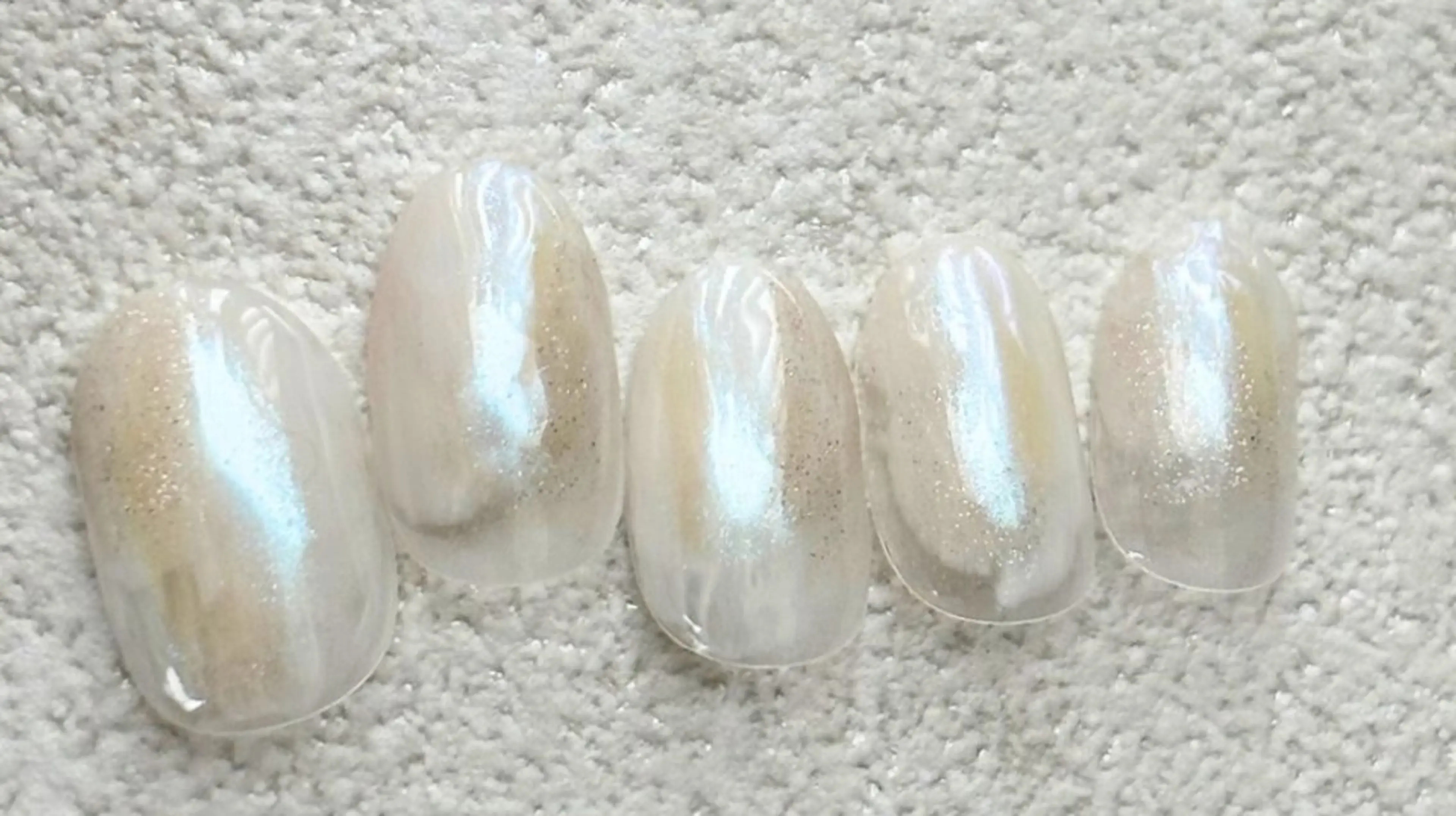 ネイル オーロラネイル NailSalon LuireYUUNAのネイルデザイン