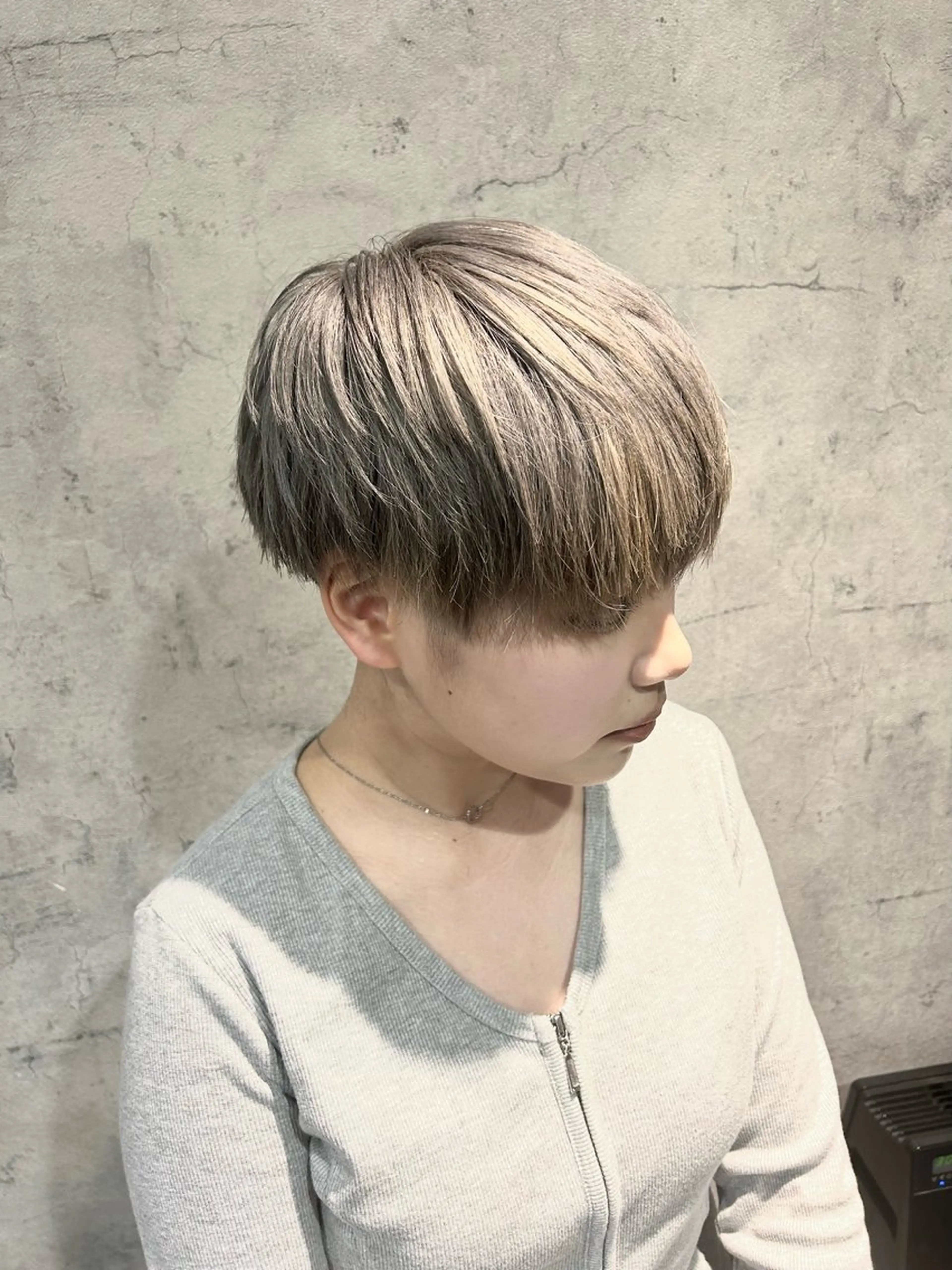 ショート カラー ブリーチ シルバー カット ヘアカラー トリートメント パーソナルカラー 診断🍀マリンのヘアスタイル