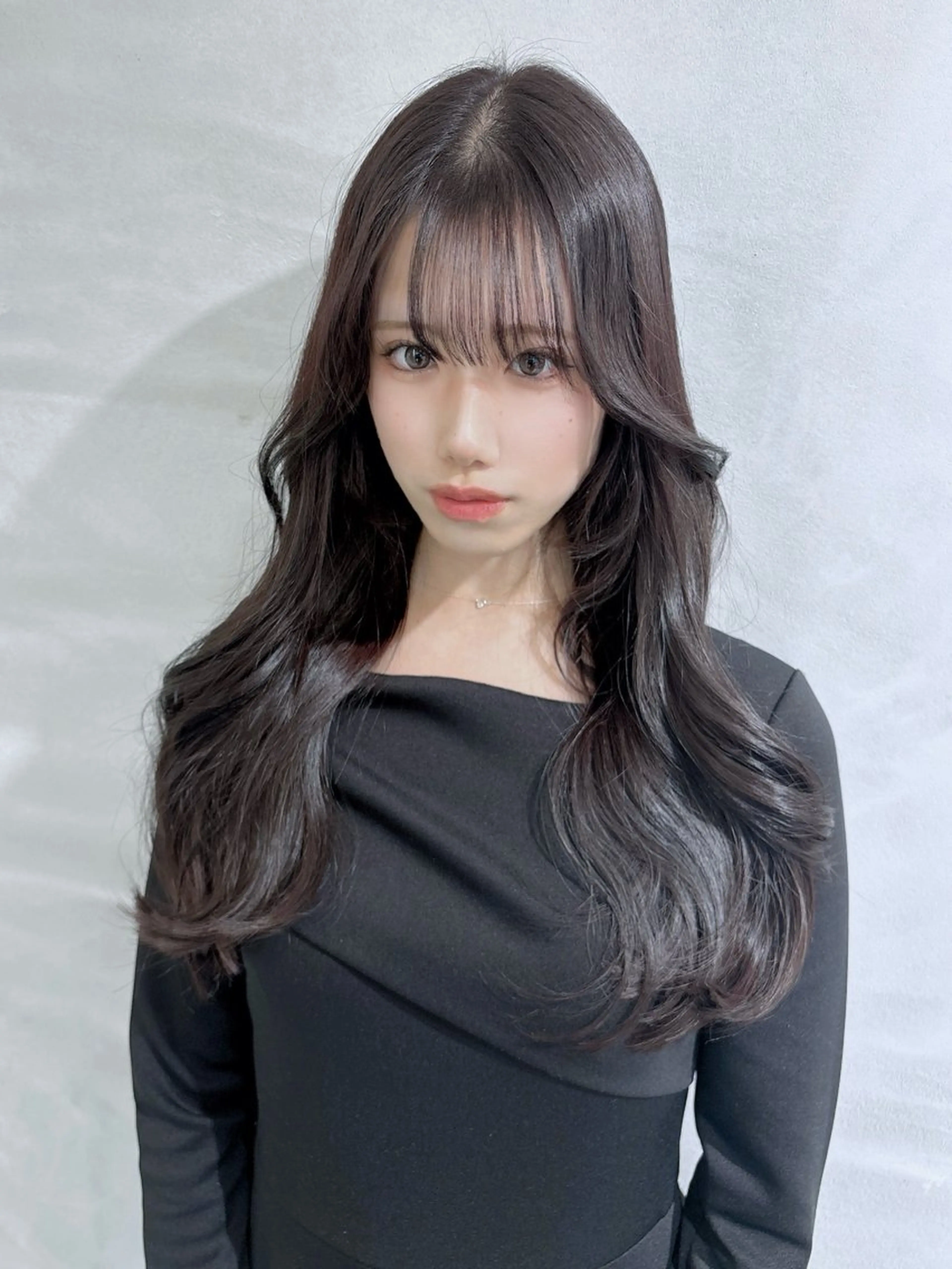 ロング カラー グレージュ ラベンダーカラー ラベンダーグレージュ ラベンダーグレー くびれヘア カット ヘアカラー トリートメント 盛れる顔まわりカット 🩰💕SHIONのヘアスタイル