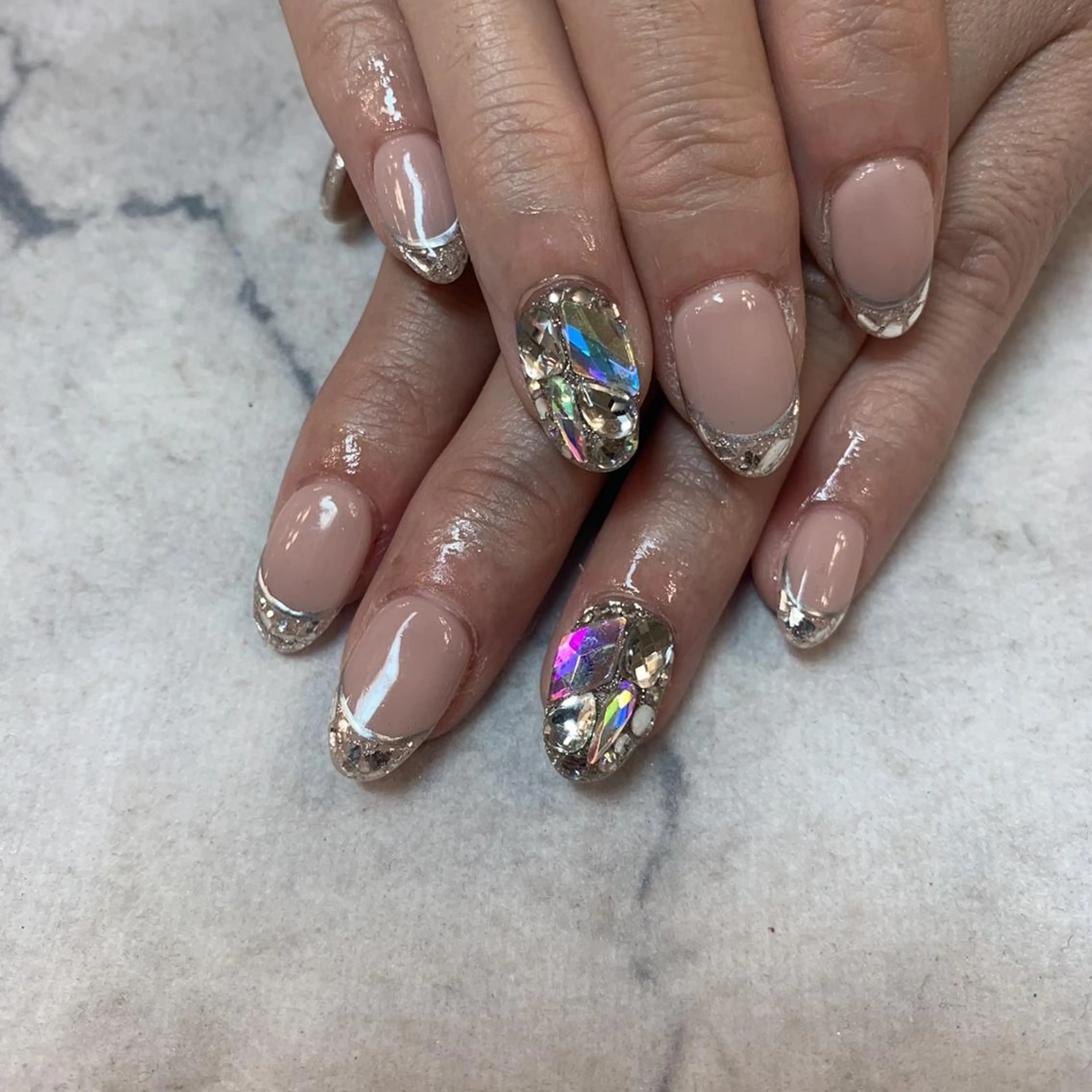 ネイル ネイルリボン 受付スタッフのネイルデザイン