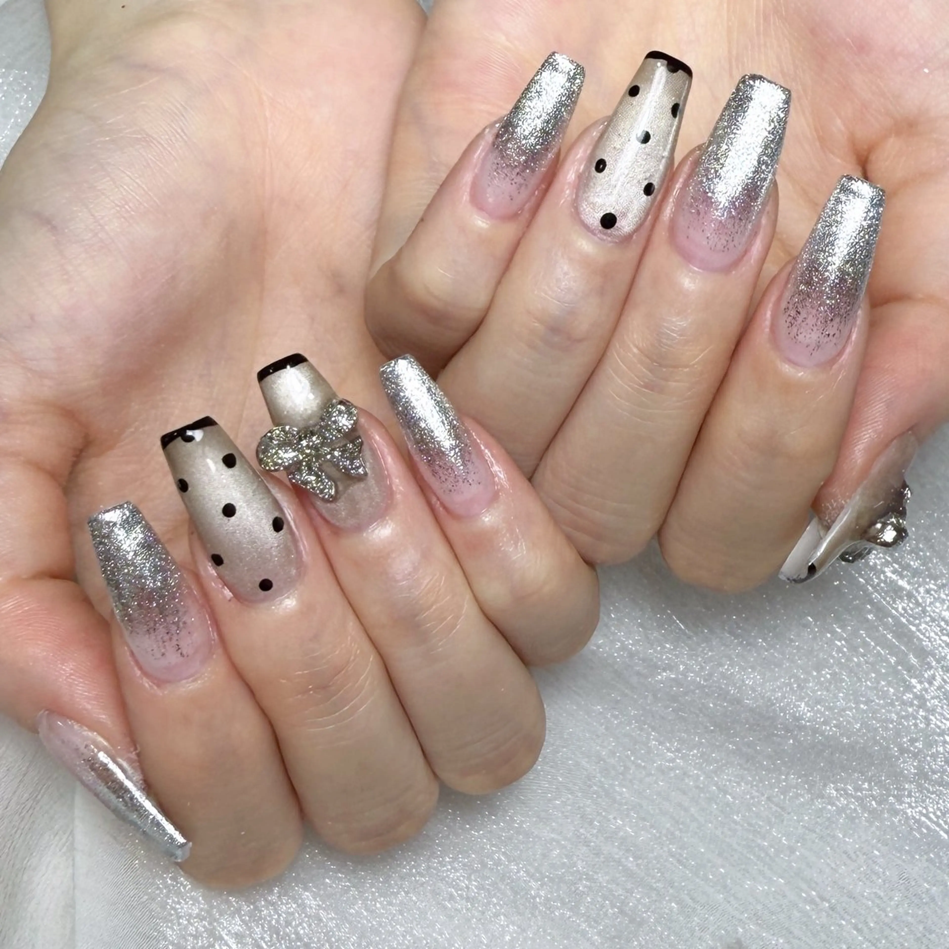 メンズ ネイル メンズ韓国風 アートネイル オーロラネイル ガーリー キラキラネイル ハンドネイル Nail salon 木にいるのネイルデザイン