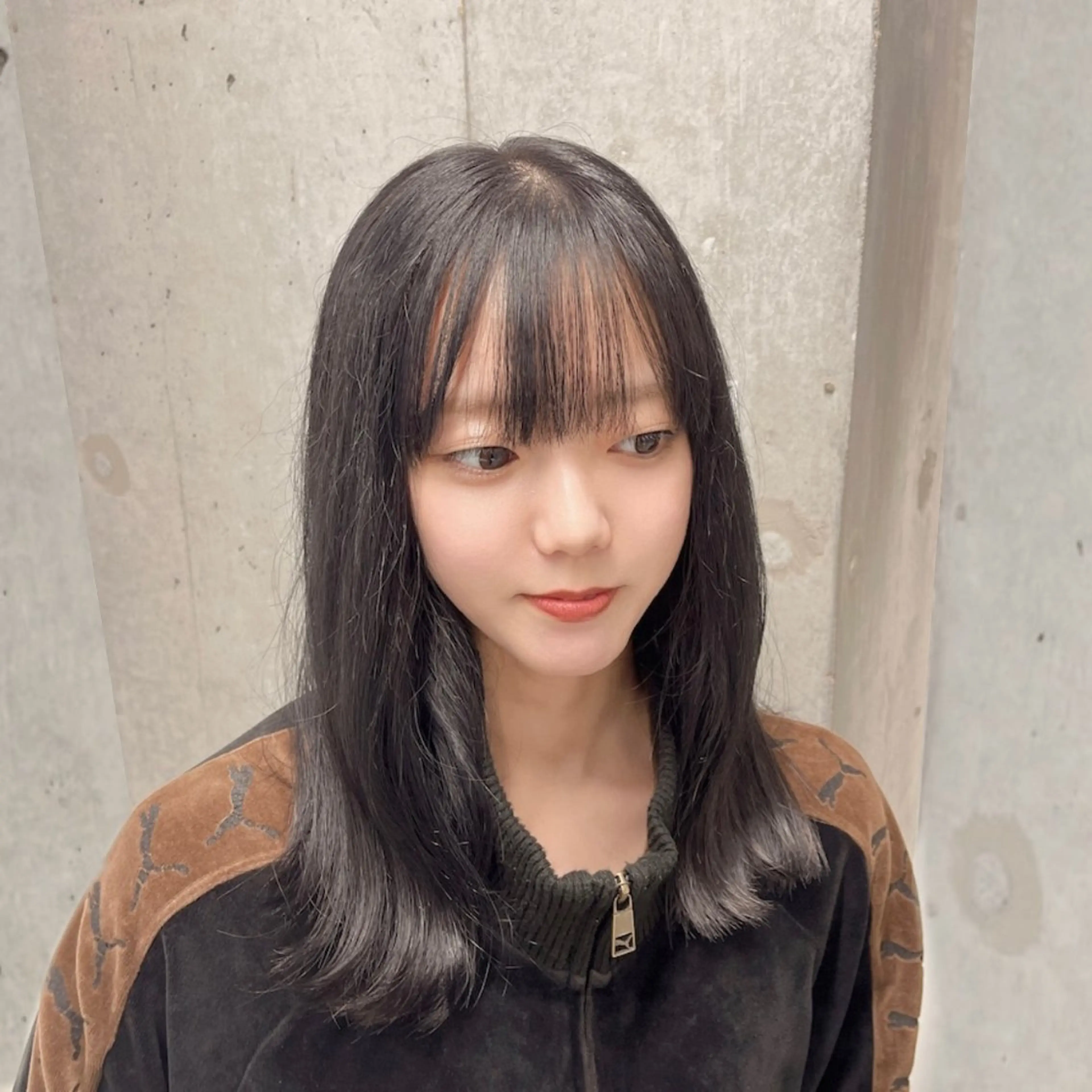 ミディアム カラー 黒髪 ねいるとあいの店キュプレ橘通店所属・harua キュプレ/アイリストのマツエク・マツパデザイン