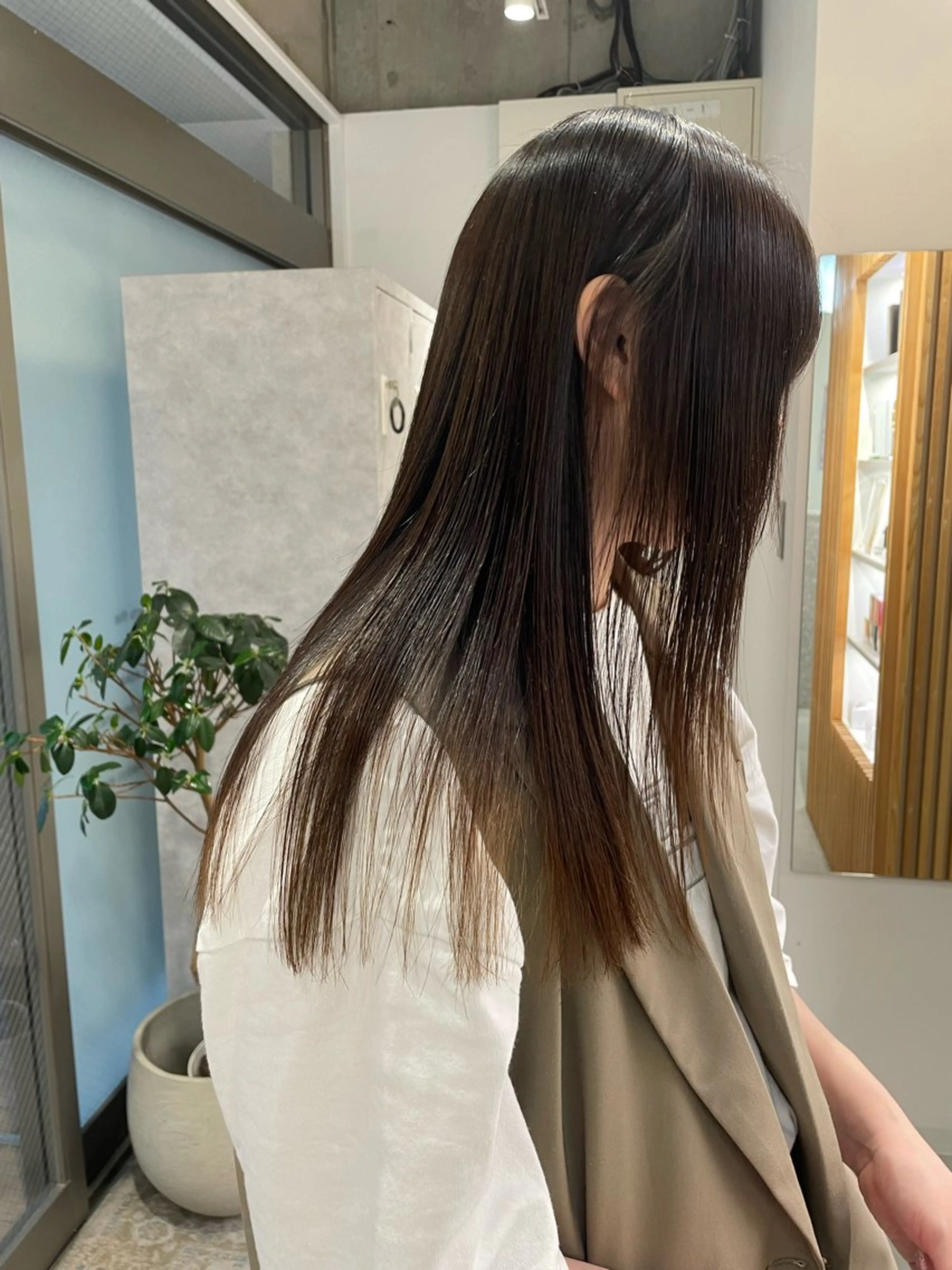 ロング カラー 月100人以上 髪質改善施術｜谷口のヘアスタイル