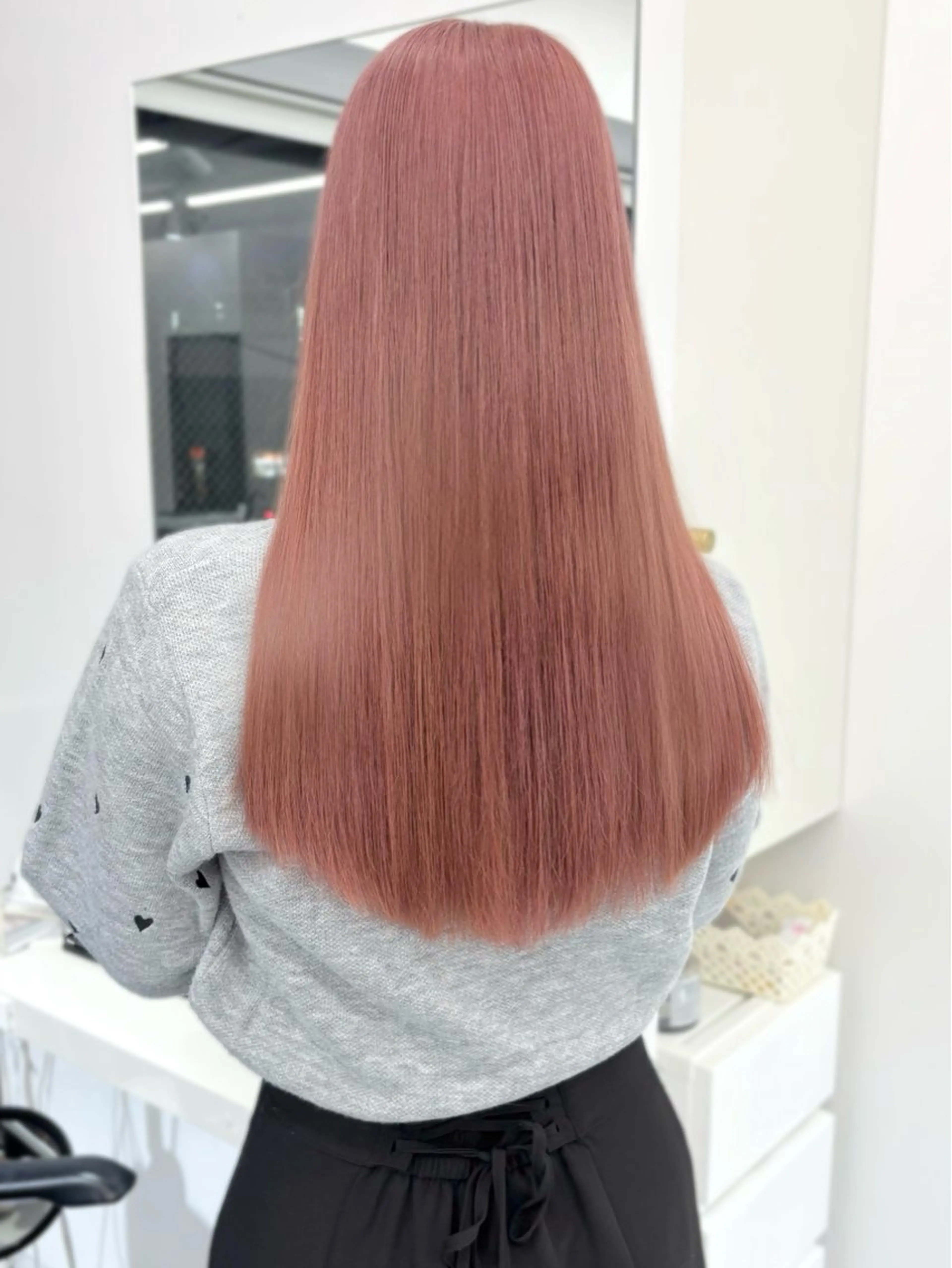 セミロング カラー ベージュカラー ブリーチ ピンクカラー ピンクベージュ カット ヘアカラー トリートメント 盛れる顔周り🤍渋谷 Risa🎀のヘアスタイル