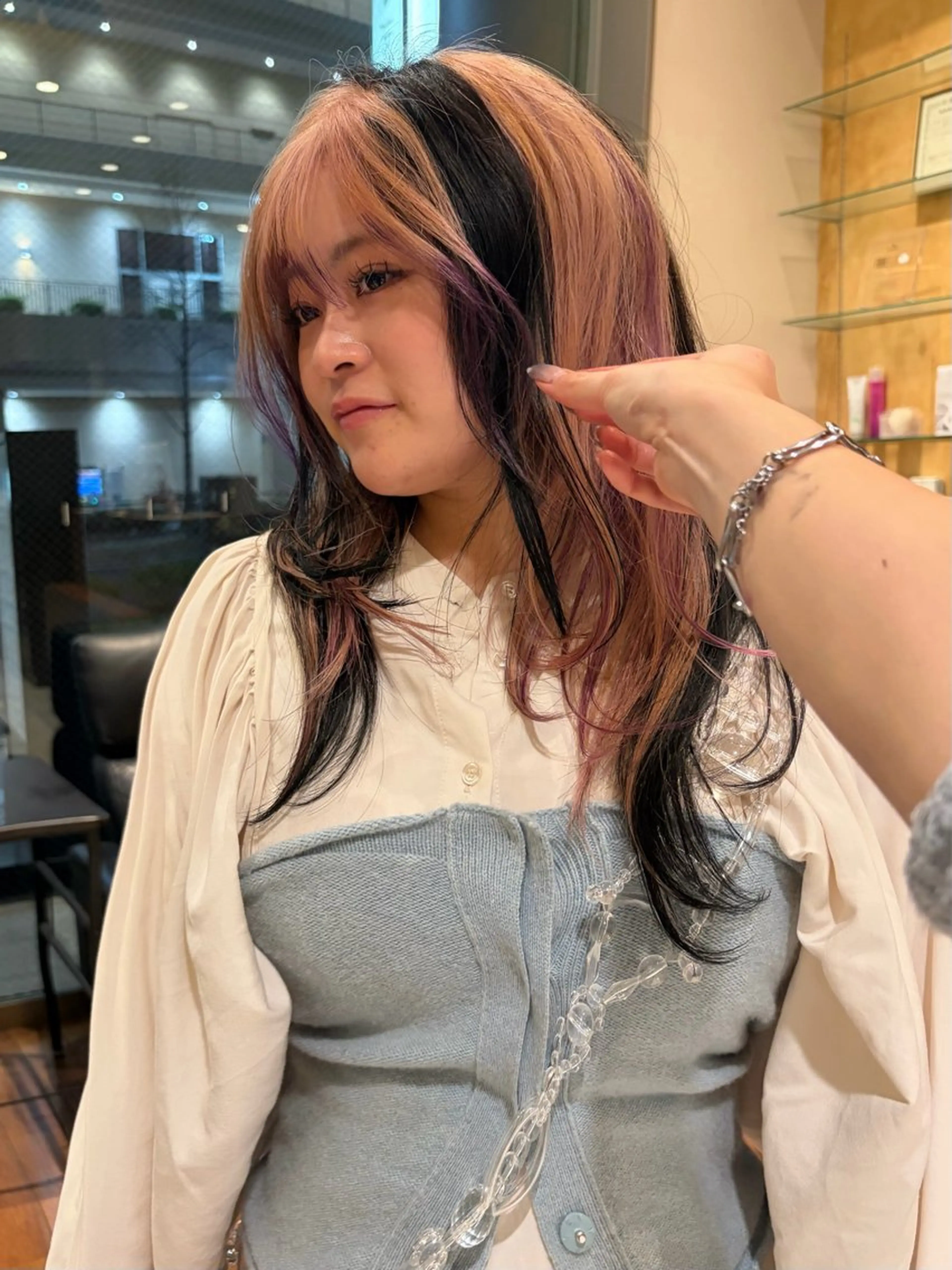 ロング カラー ヘアカラー ルナ｜レイヤー ×デザインカラー🥝のヘアスタイル