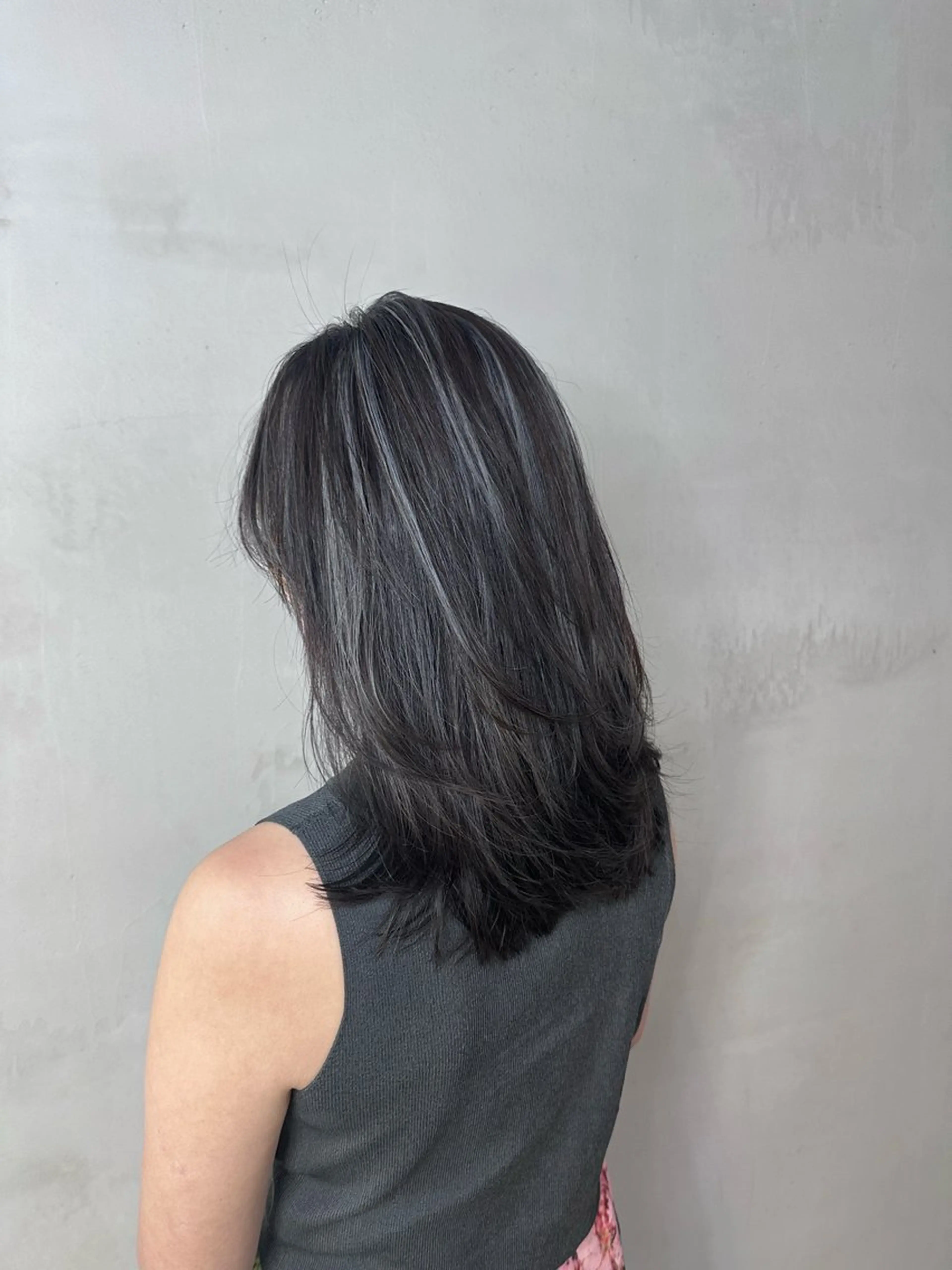 セミロング カラー 塩田 悠我のヘアスタイル