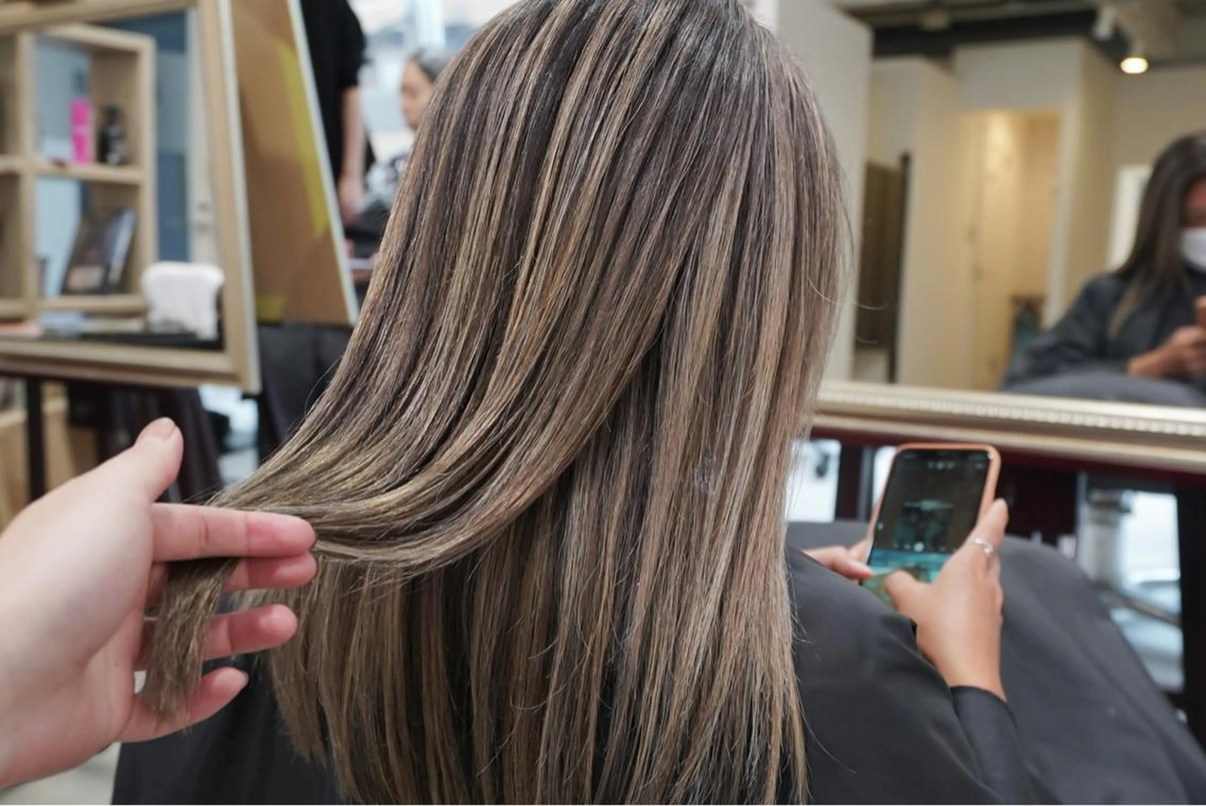 ミディアム カラー ヘアアレンジ ベージュカラー ハイライトカラー ハイライト ヘアカラー トリートメント BANK'S hair所属・💐ケラチン 髪質改善寺坂雄飛💐のヘアスタイル