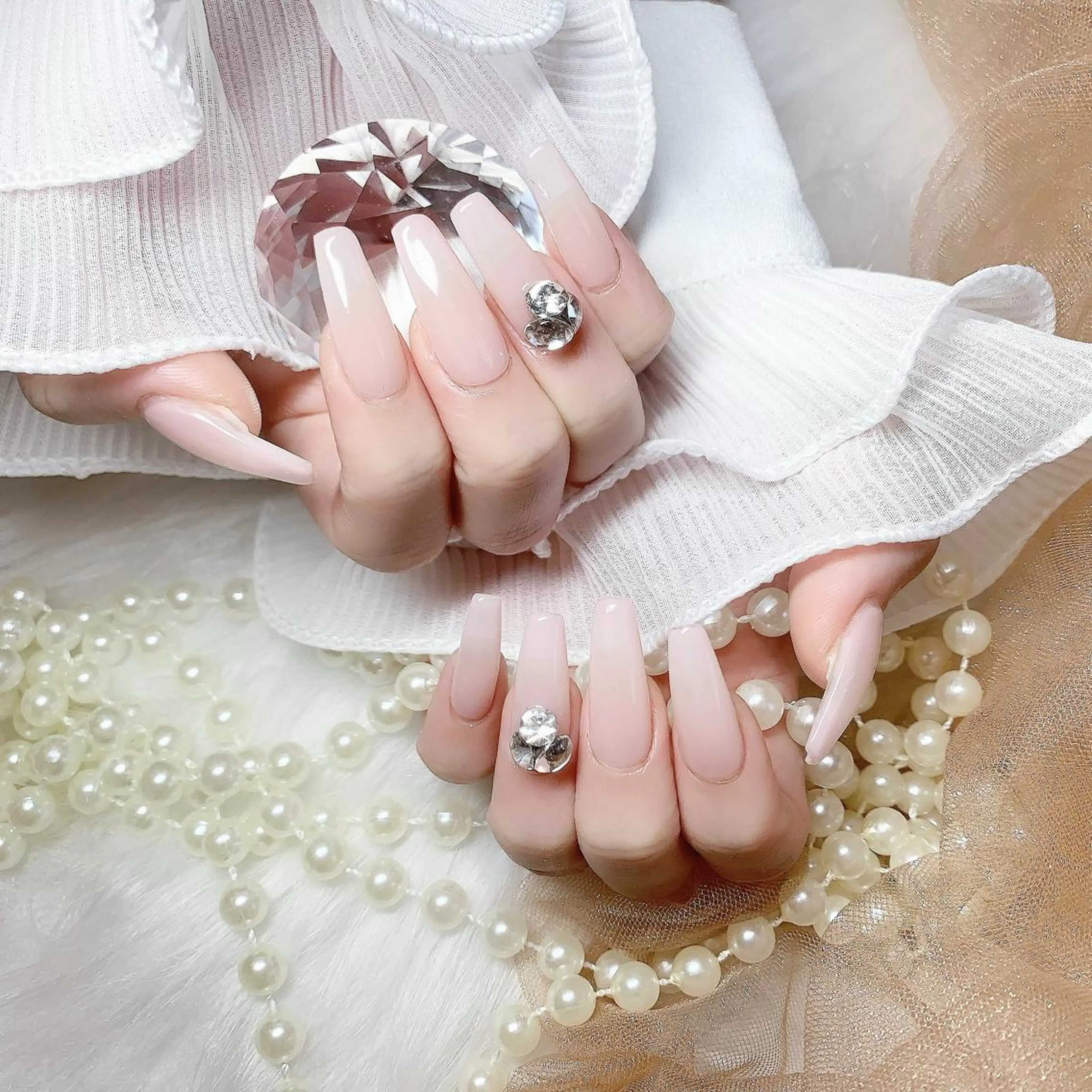 ネイル オーロラネイル 韓国ネイル ワンカラーネイル スカルプネイル シンプルネイル Yudia🦋 azuのネイルデザイン