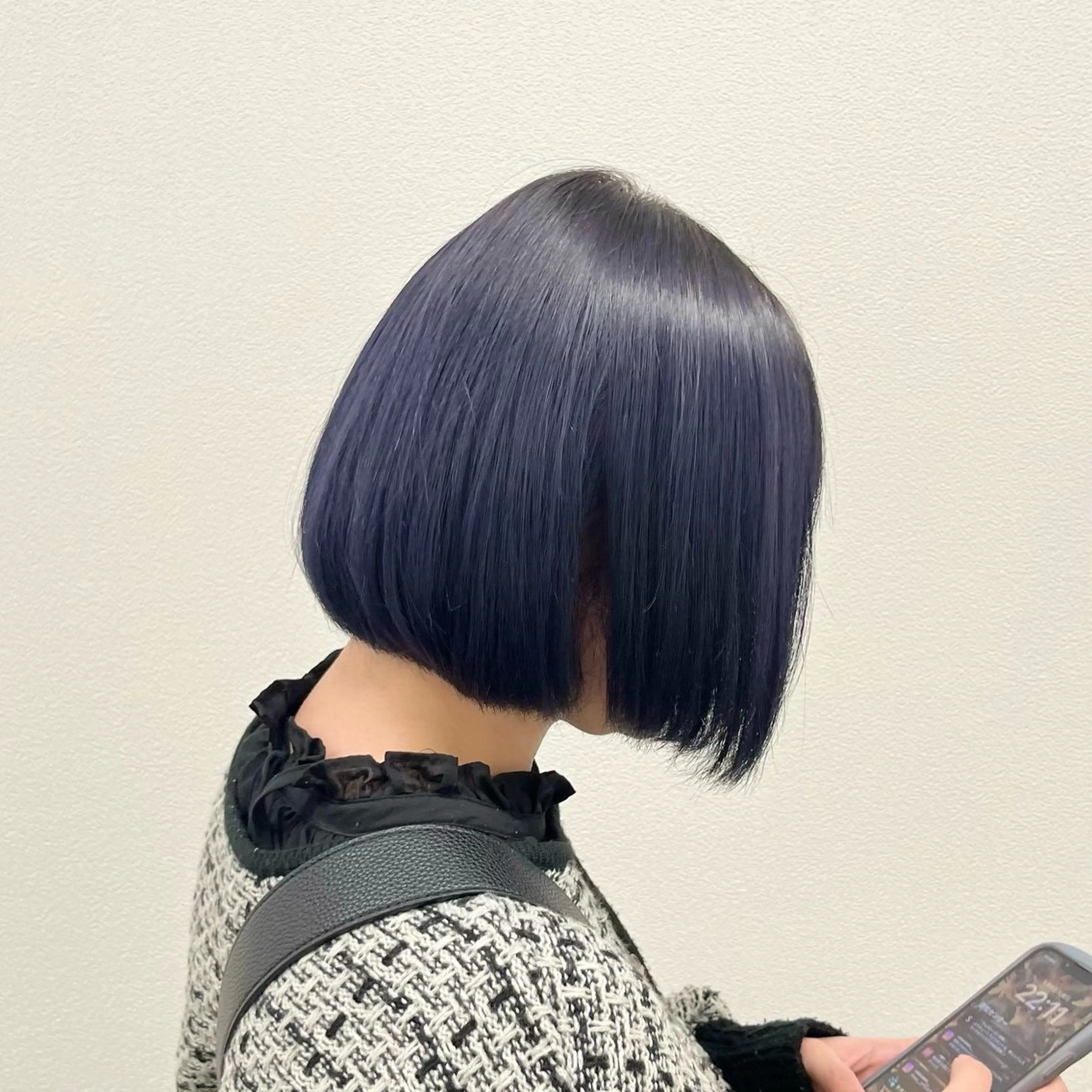 ミディアム カラー アッシュ ブリーチ ブルーカラー ブルーアッシュ ブルーラベンダー ヘアカラー トリートメント ハイトーン/ 髪質改善/上質艶髪のヘアスタイル