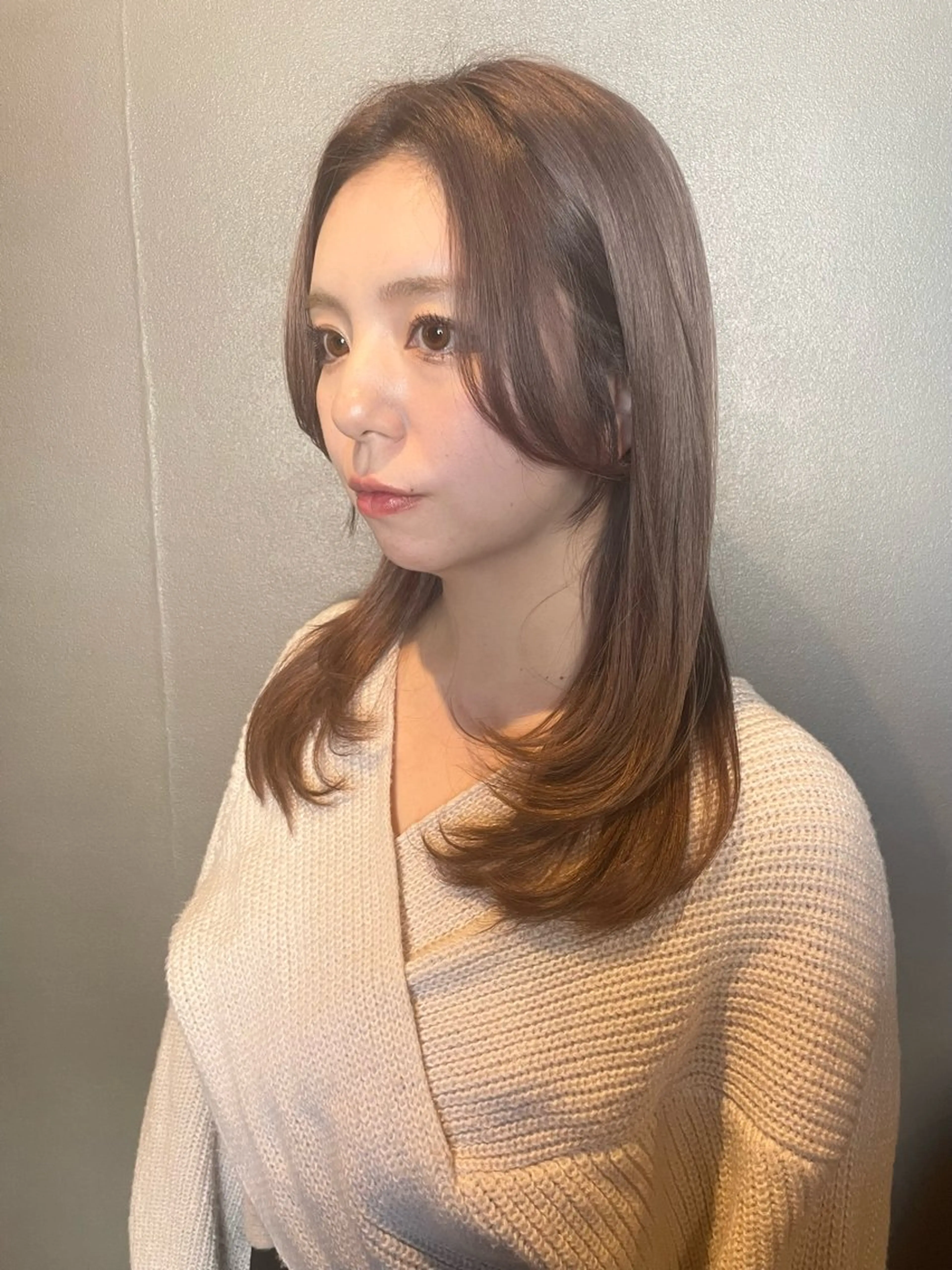 セミロング レイヤーカット チヒョ🦋 韓国hair🇰🇷のヘアスタイル