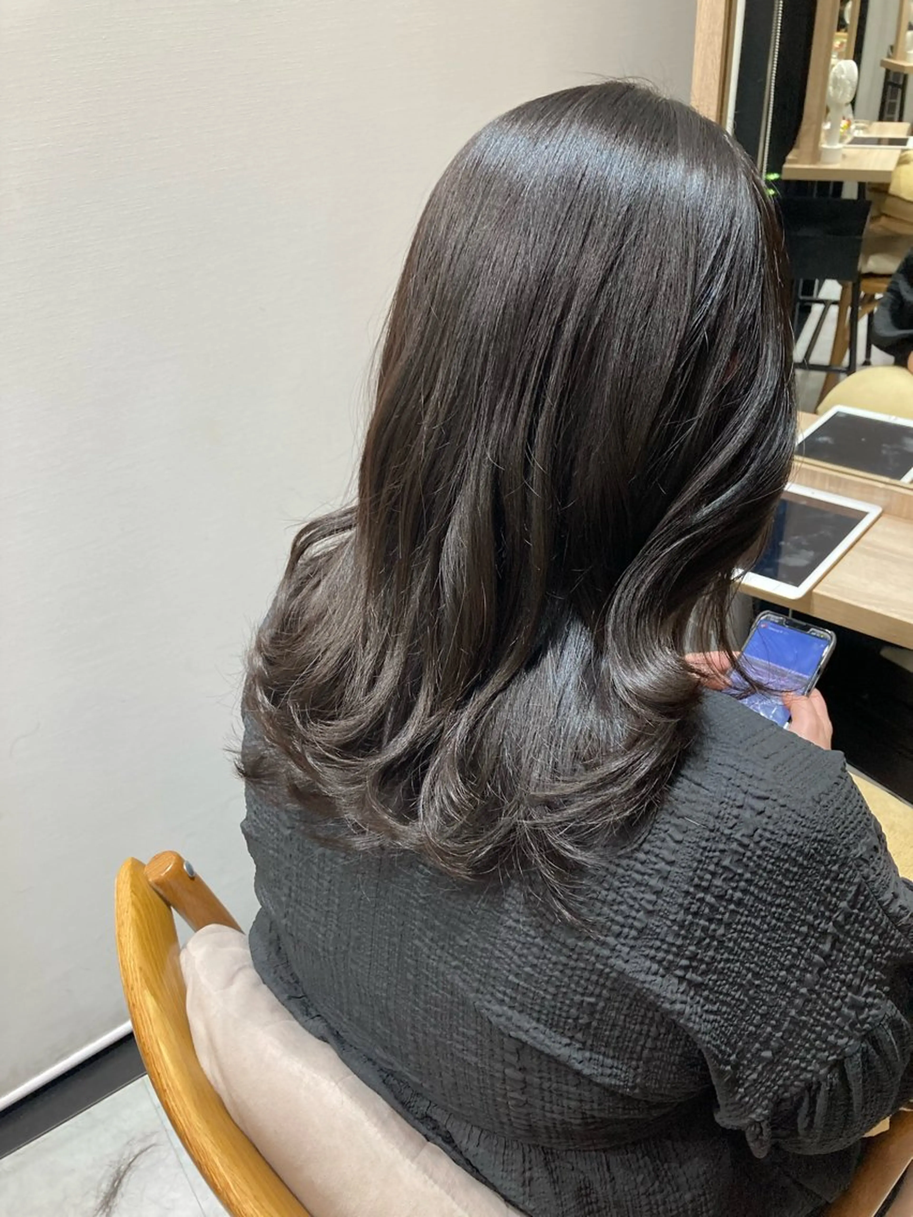 セミロング ✨色持ちの良い艶 カラー✨蟹江真世のヘアスタイル