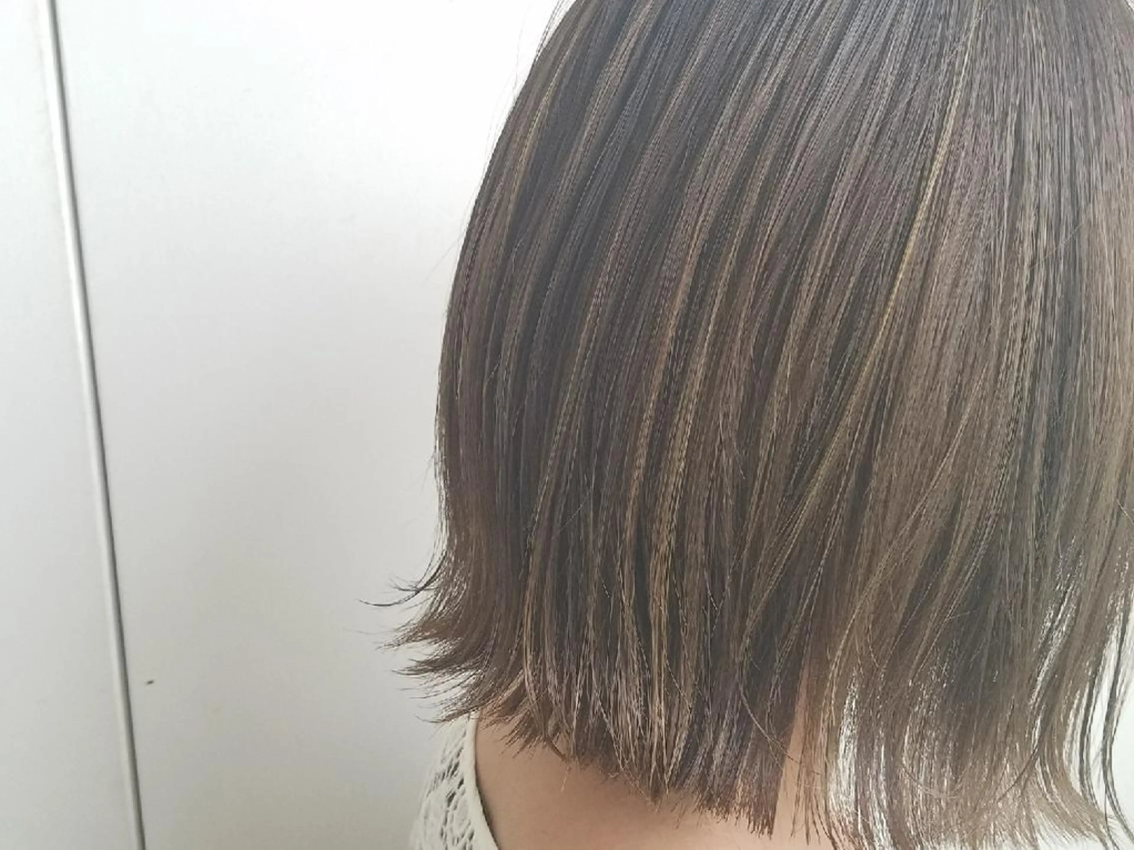 ミディアム アッシュ ハイライト iplus まつげ、眉毛、耳つぼのマツエク・マツパデザイン