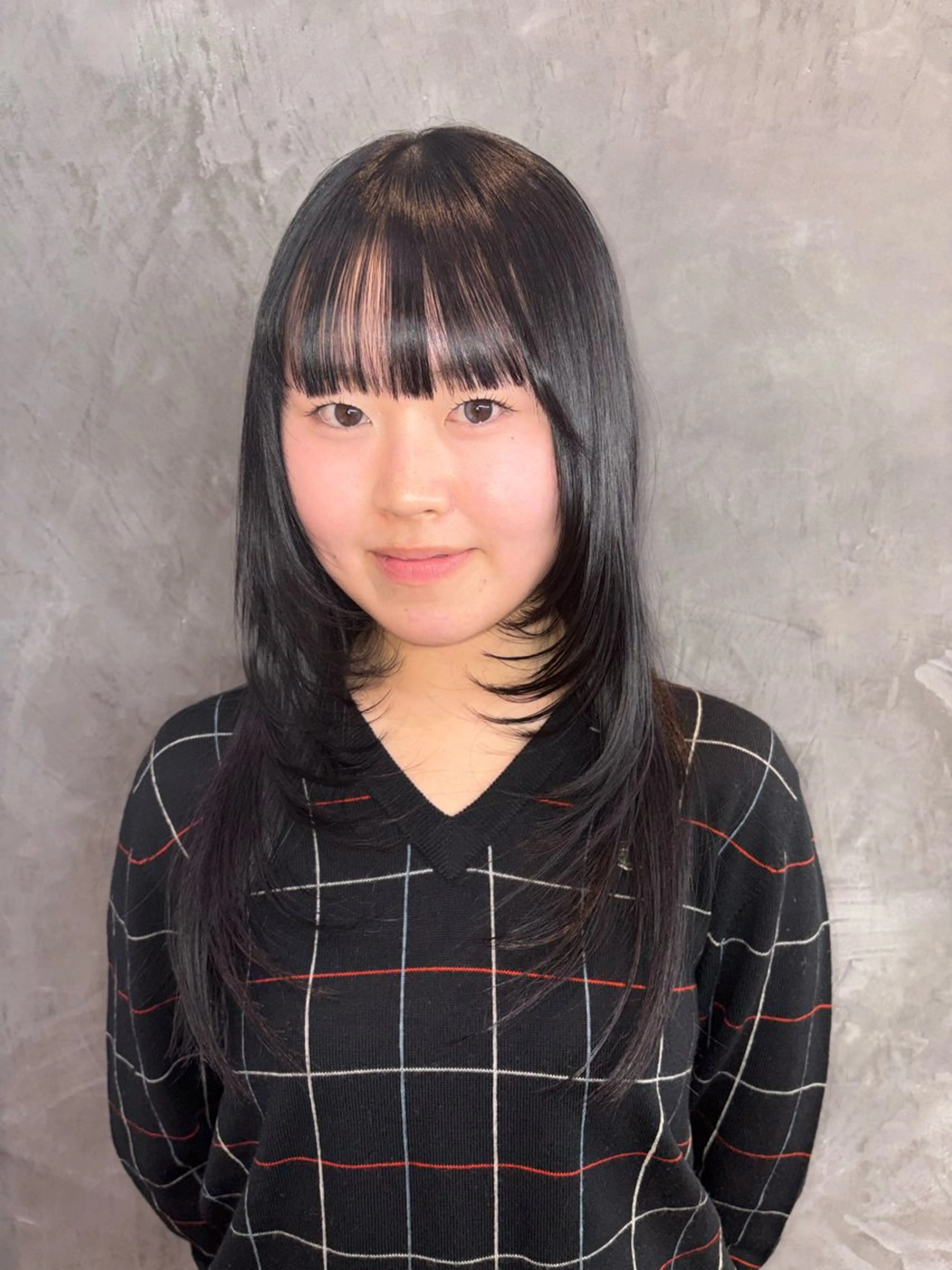 ロング カラー 黒髪 ブルーカラー ブルーブラック 透明感カラー レイヤーカット カット ヘアカラー THEDOTS所属・淀 小南津のヘアスタイル